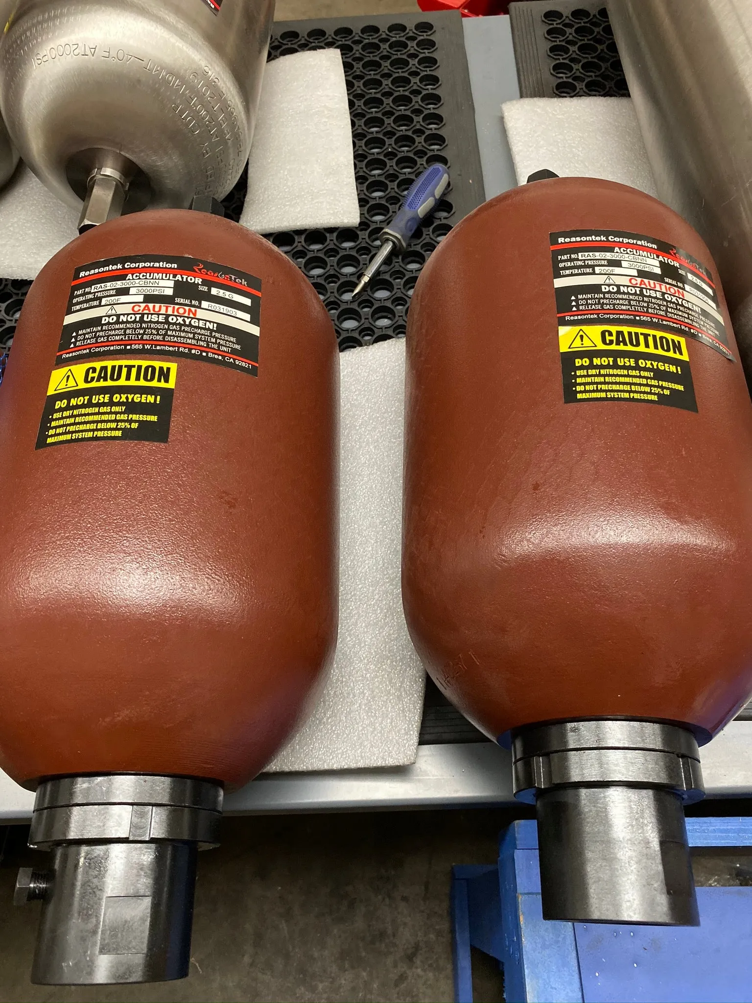 2.5 G Accumulator, RAS, CS 3K PSI, Parker/Greer Equivalent, New Assy.
