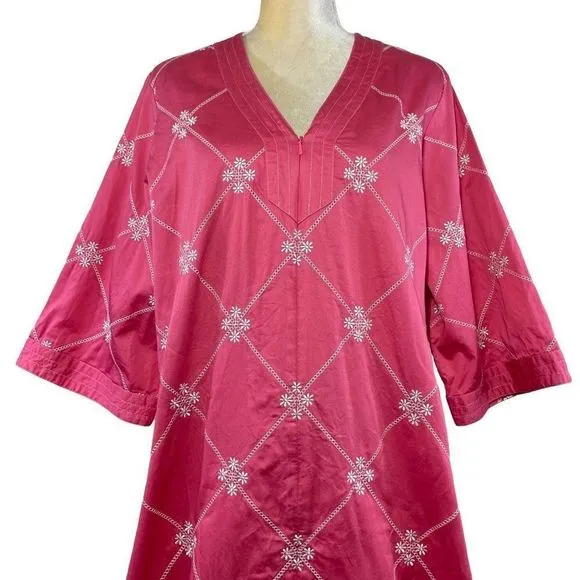 90s Vintage I Magnin Pink Cotton V Neck Caftan with White Lattice Embroidery Med