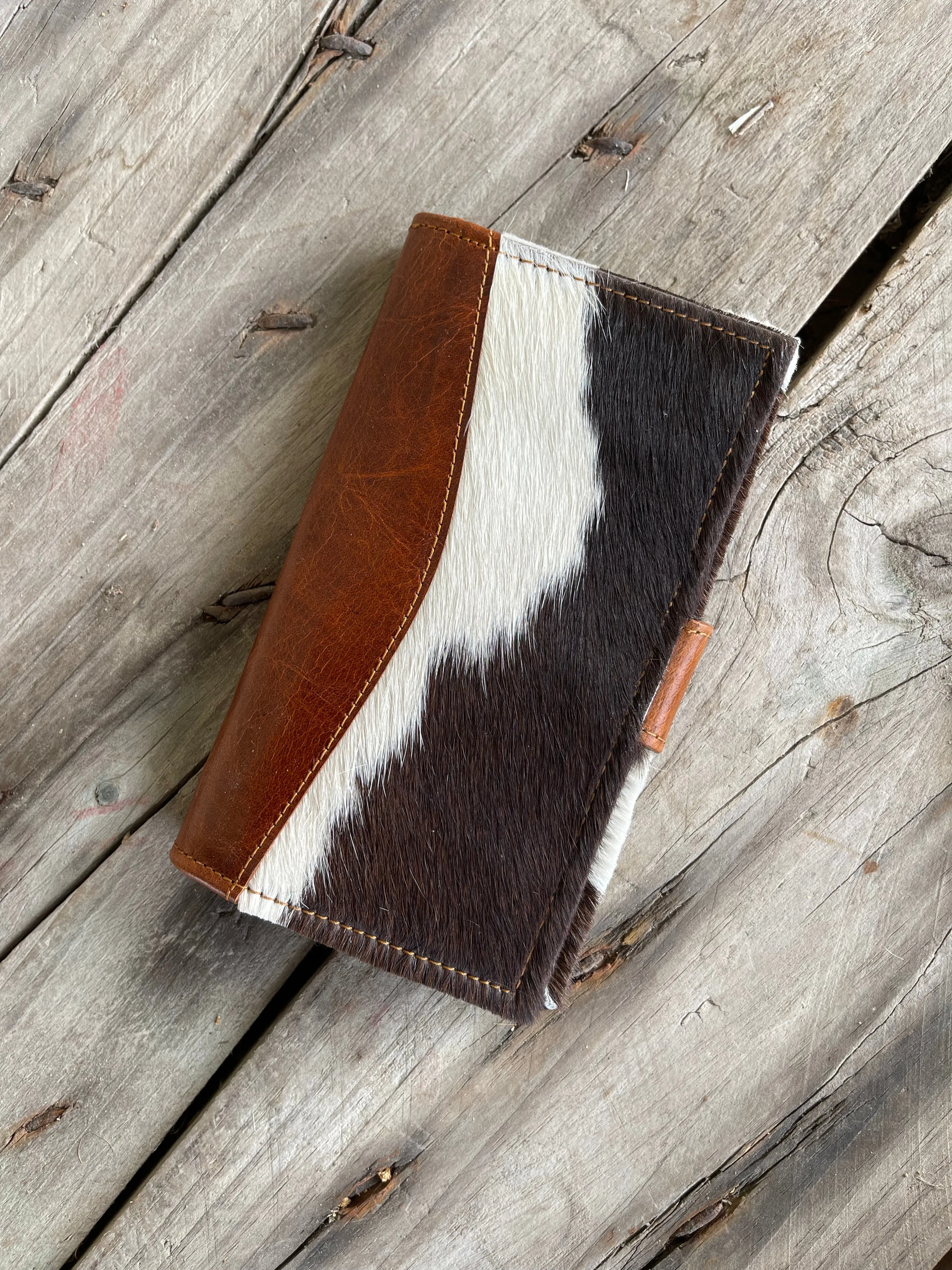 AE1603 Iris hide leather purse Brown