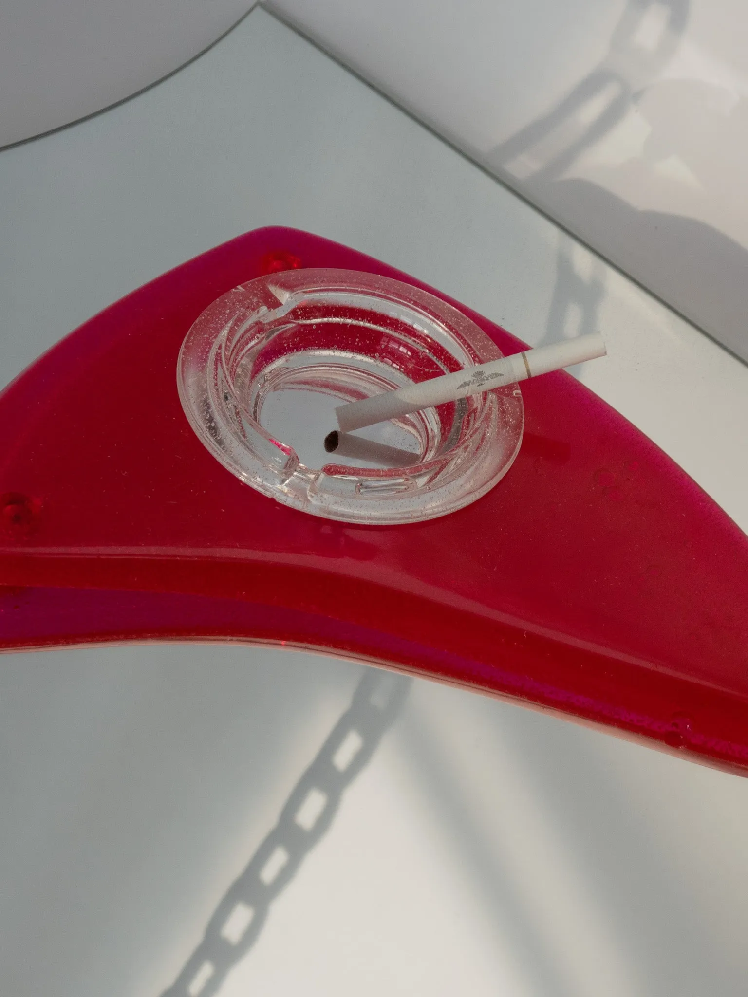 ATOMIC RESIN ASHTRAY | HOT PINK