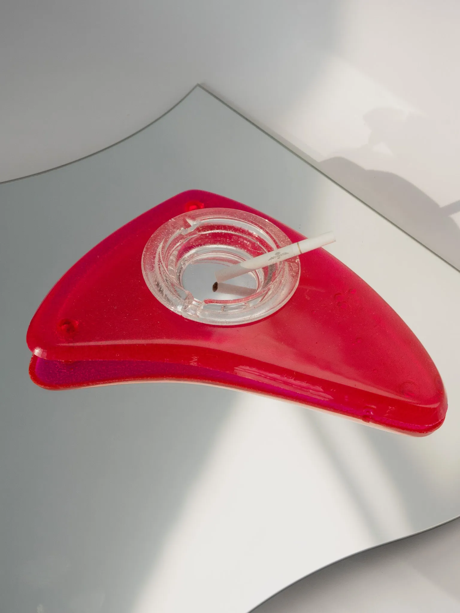 ATOMIC RESIN ASHTRAY | HOT PINK