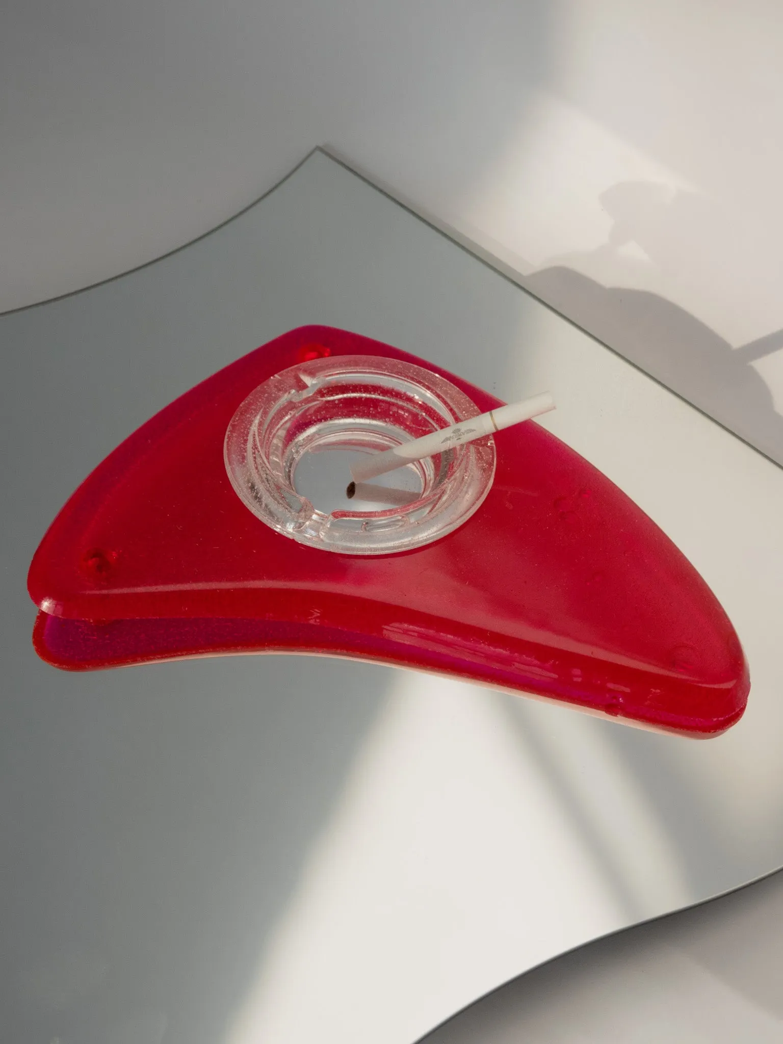 ATOMIC RESIN ASHTRAY | HOT PINK