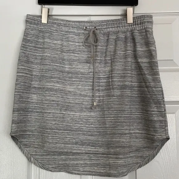 Banana Republic - Gray Jersey Pull-On Skirt