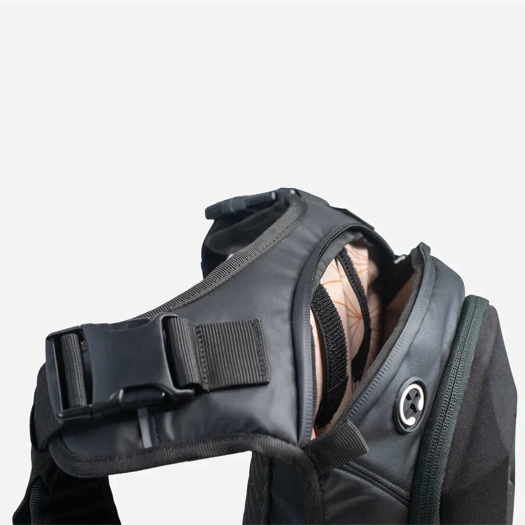 Carbonado Y-07 Hydration Pac - Black