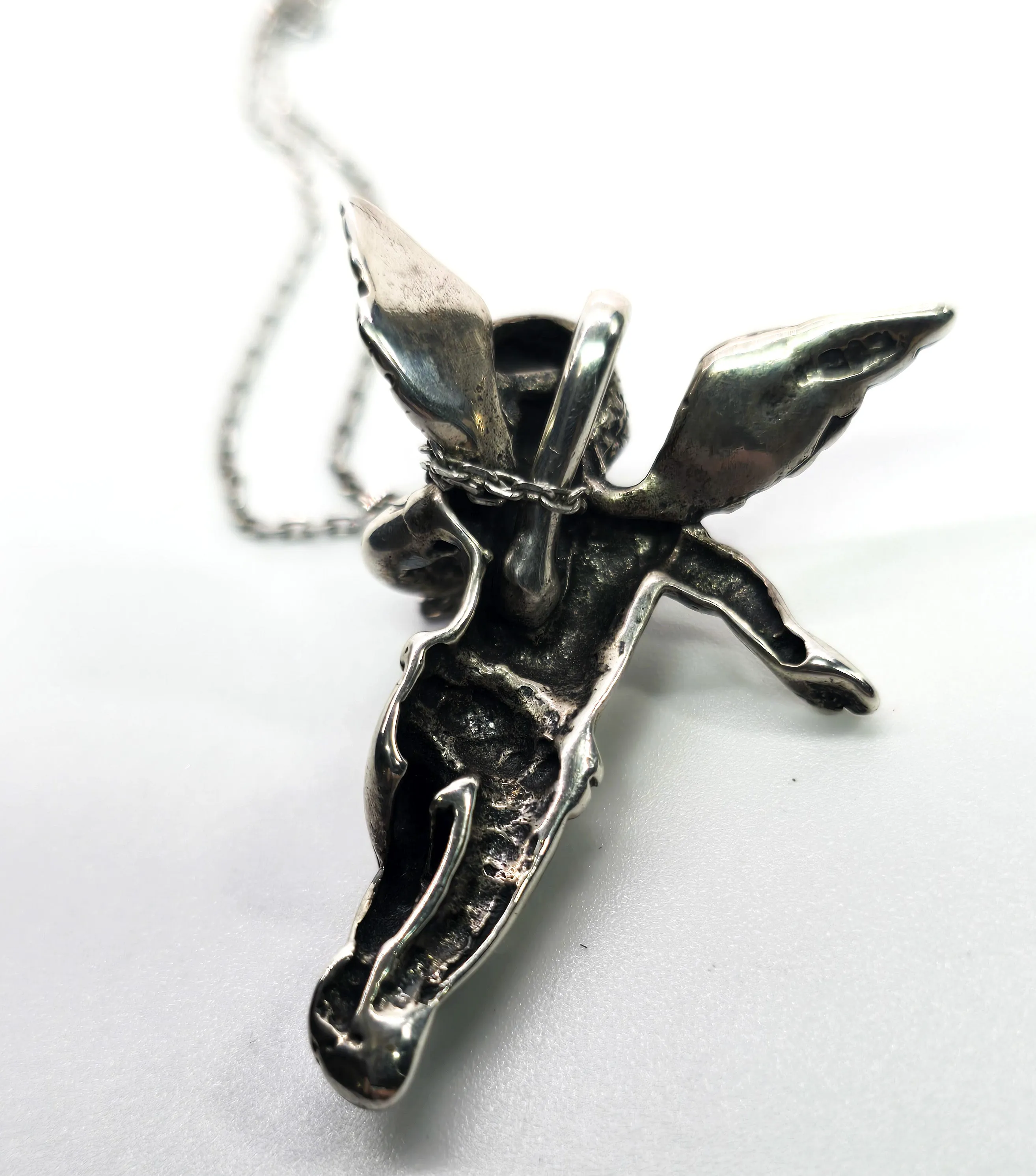Cherub flying baby angel Putto Cupid vintage sterling silver pendant necklace