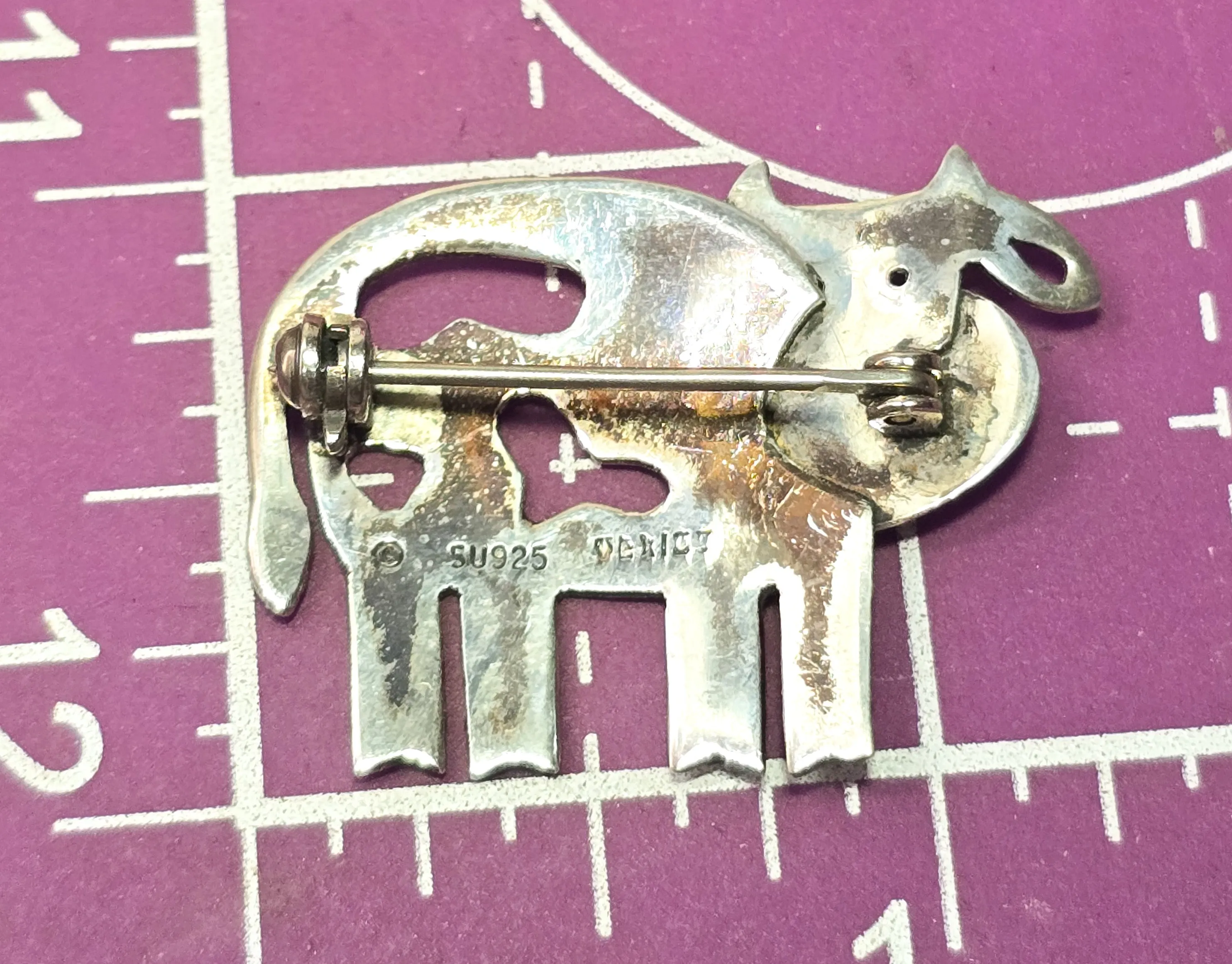 Cow Cattle figural farm animal vintage sterling silver SU Brooch