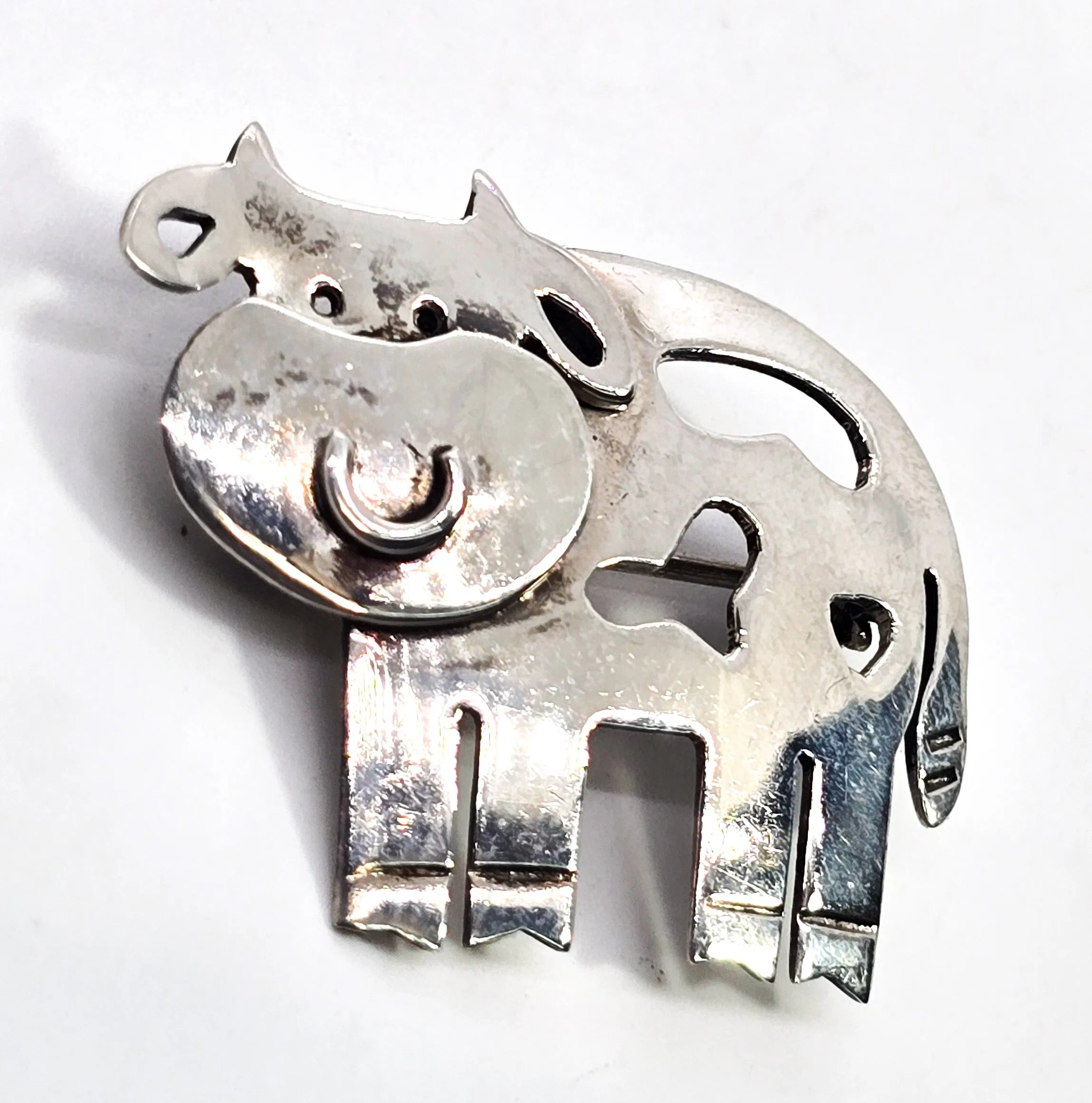Cow Cattle figural farm animal vintage sterling silver SU Brooch