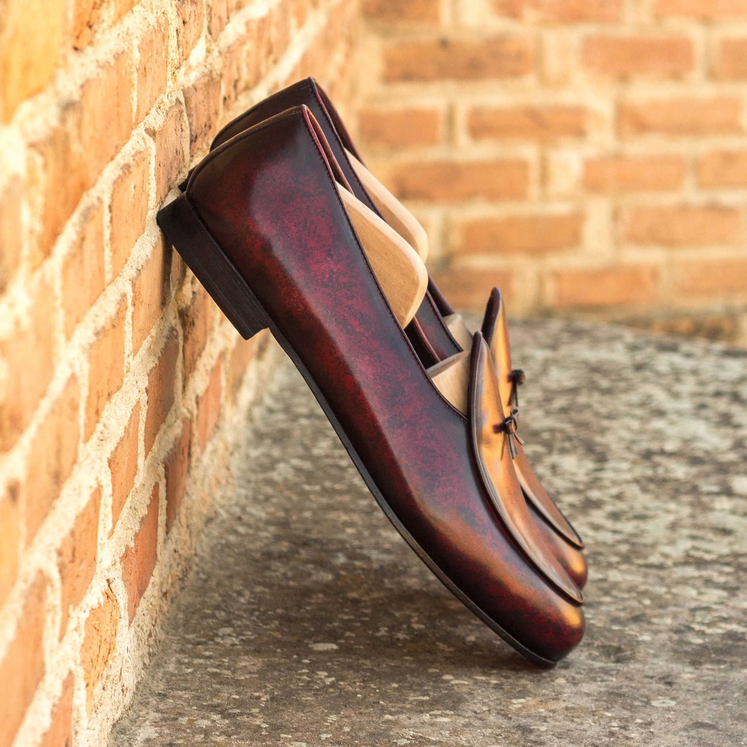 DapperFam Marcello in Brown / Burgundy Men's Hand-Painted Patina Belgian Slipper