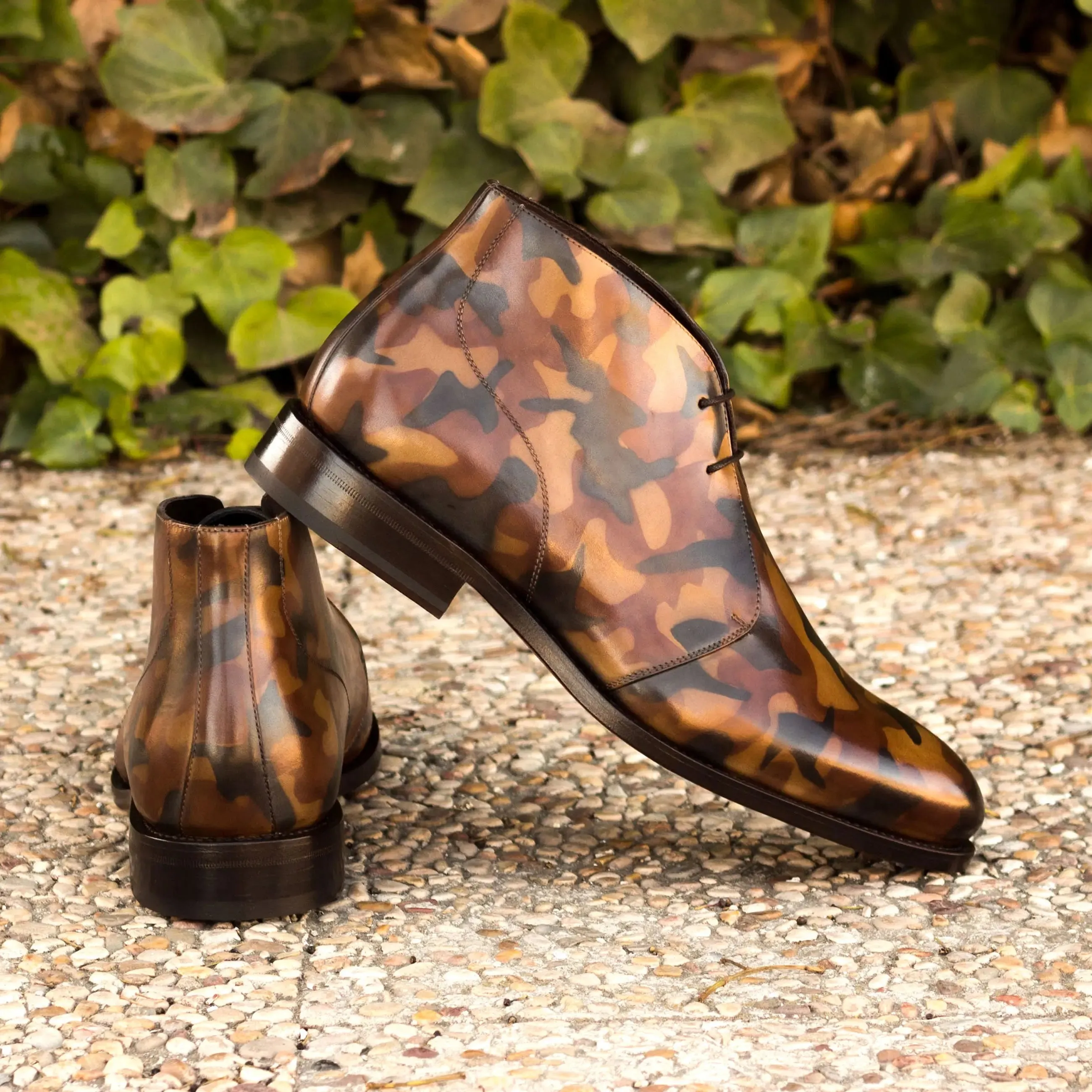 DapperFam Vivace in Brown Men's Hand-Painted Patina Chukka