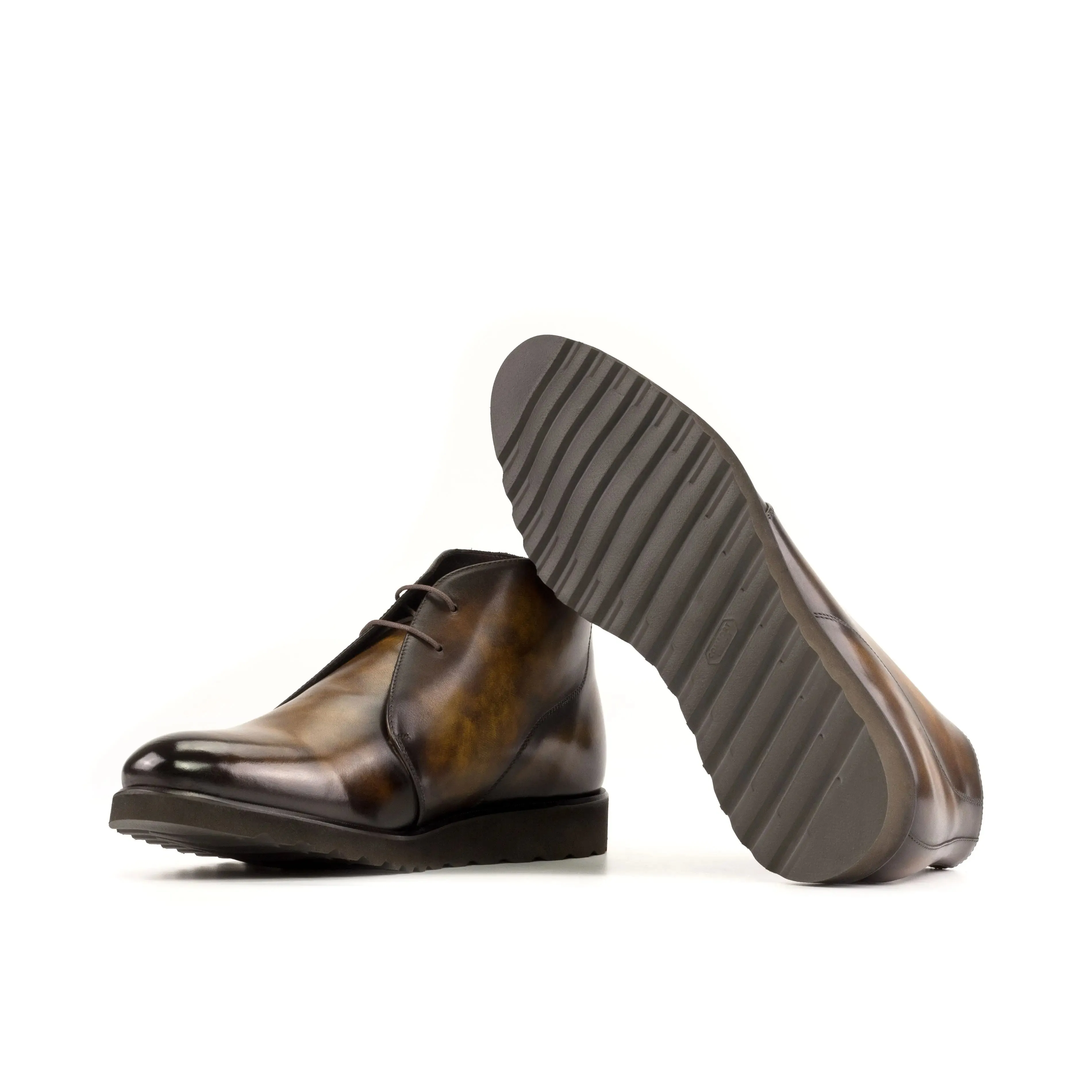 DapperFam Vivace in Tobacco Men's Hand-Painted Patina Chukka