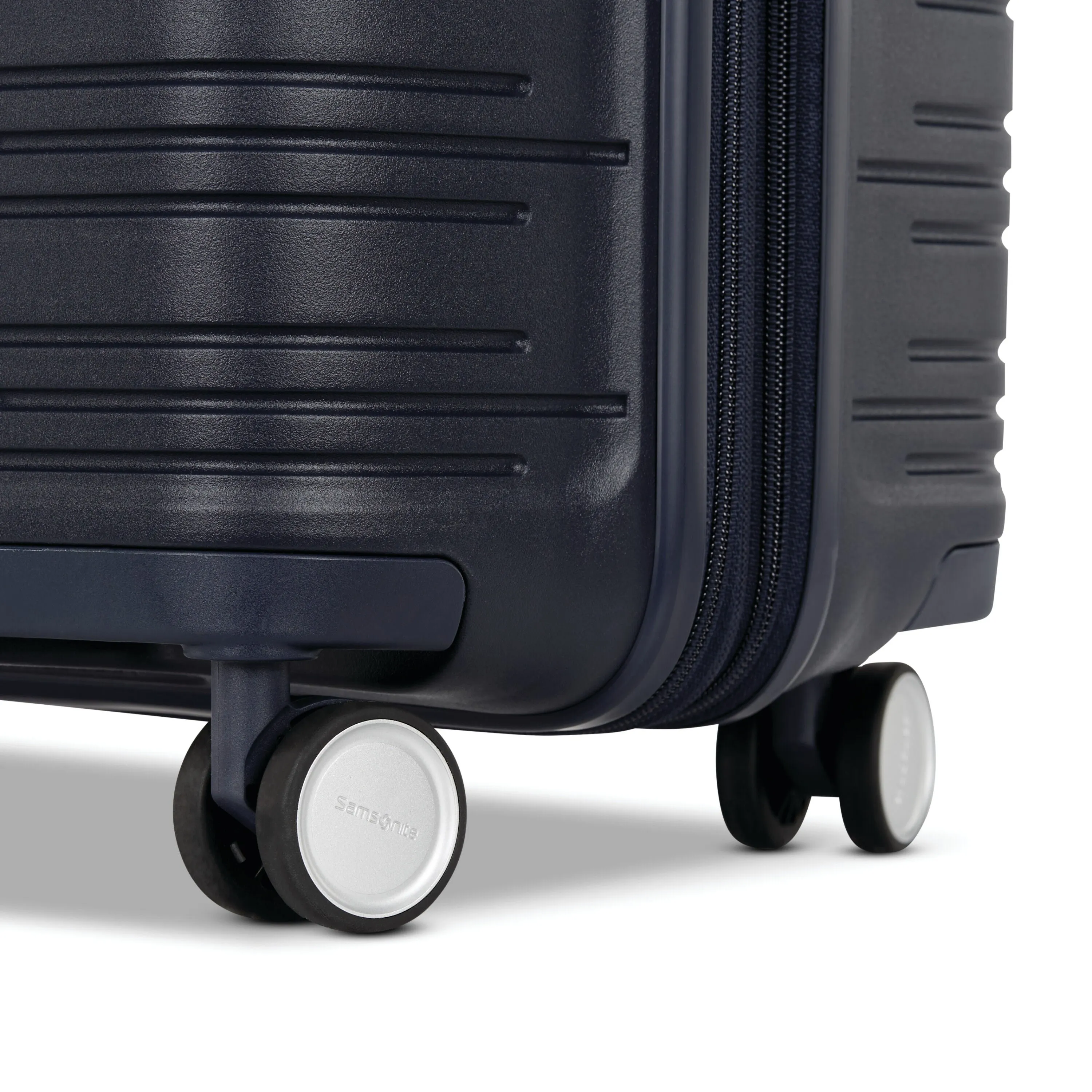 Elevation Plus Large Spinner Luggage