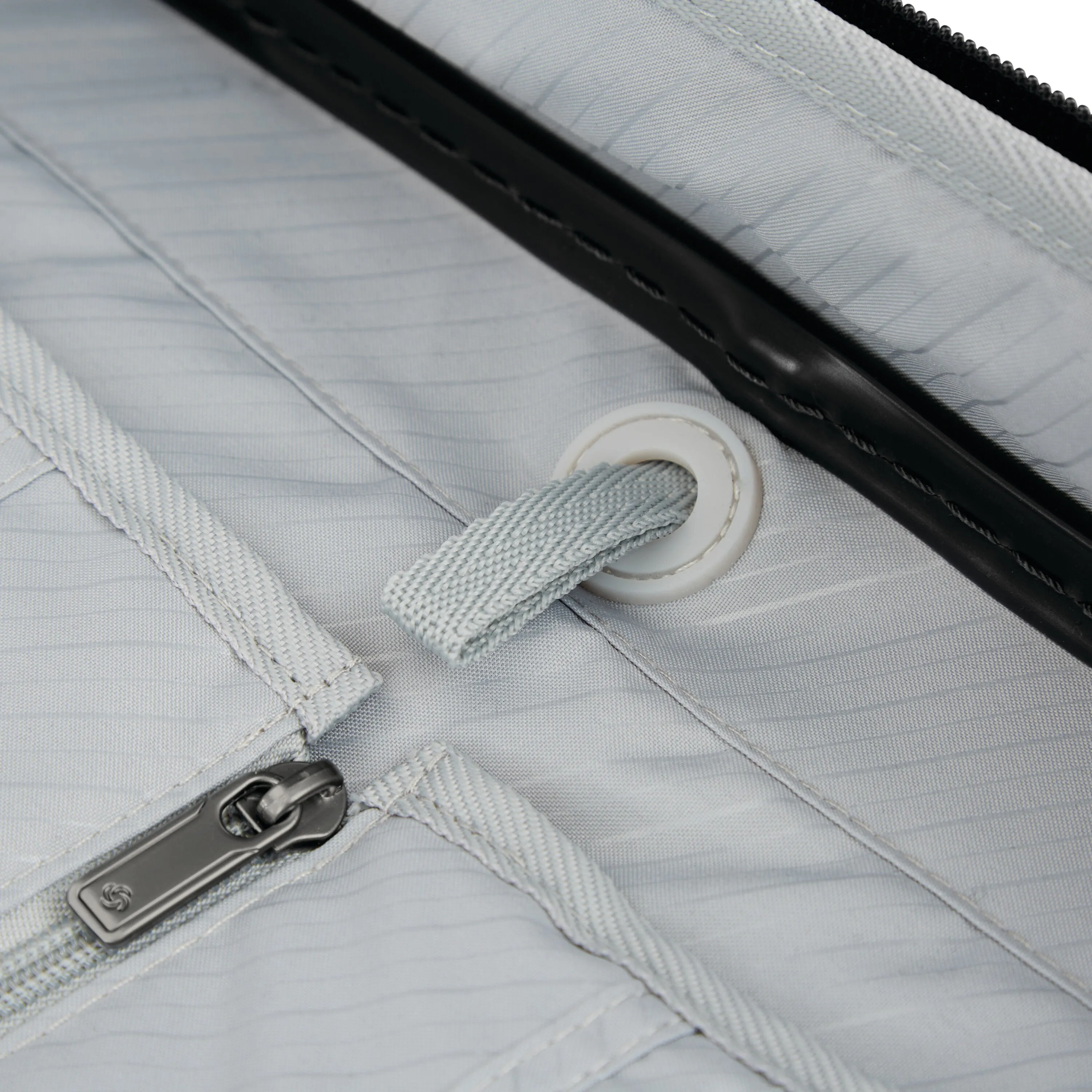 Elevation Plus Large Spinner Luggage