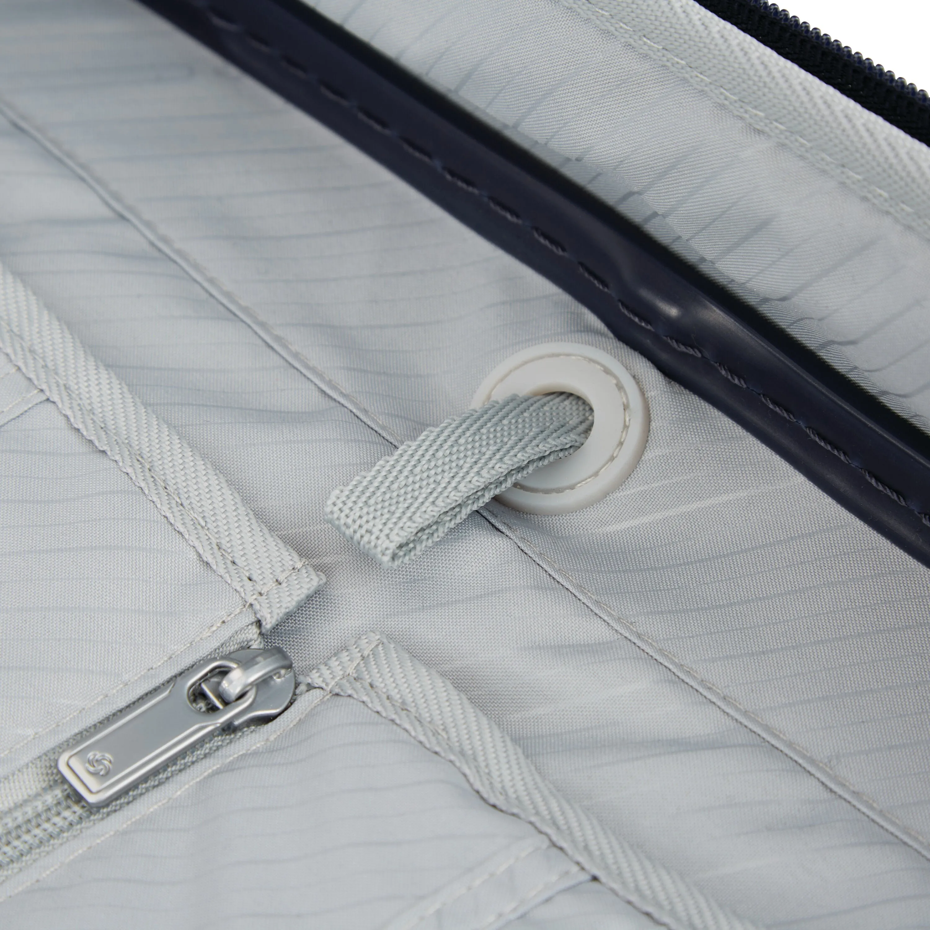 Elevation Plus Large Spinner Luggage