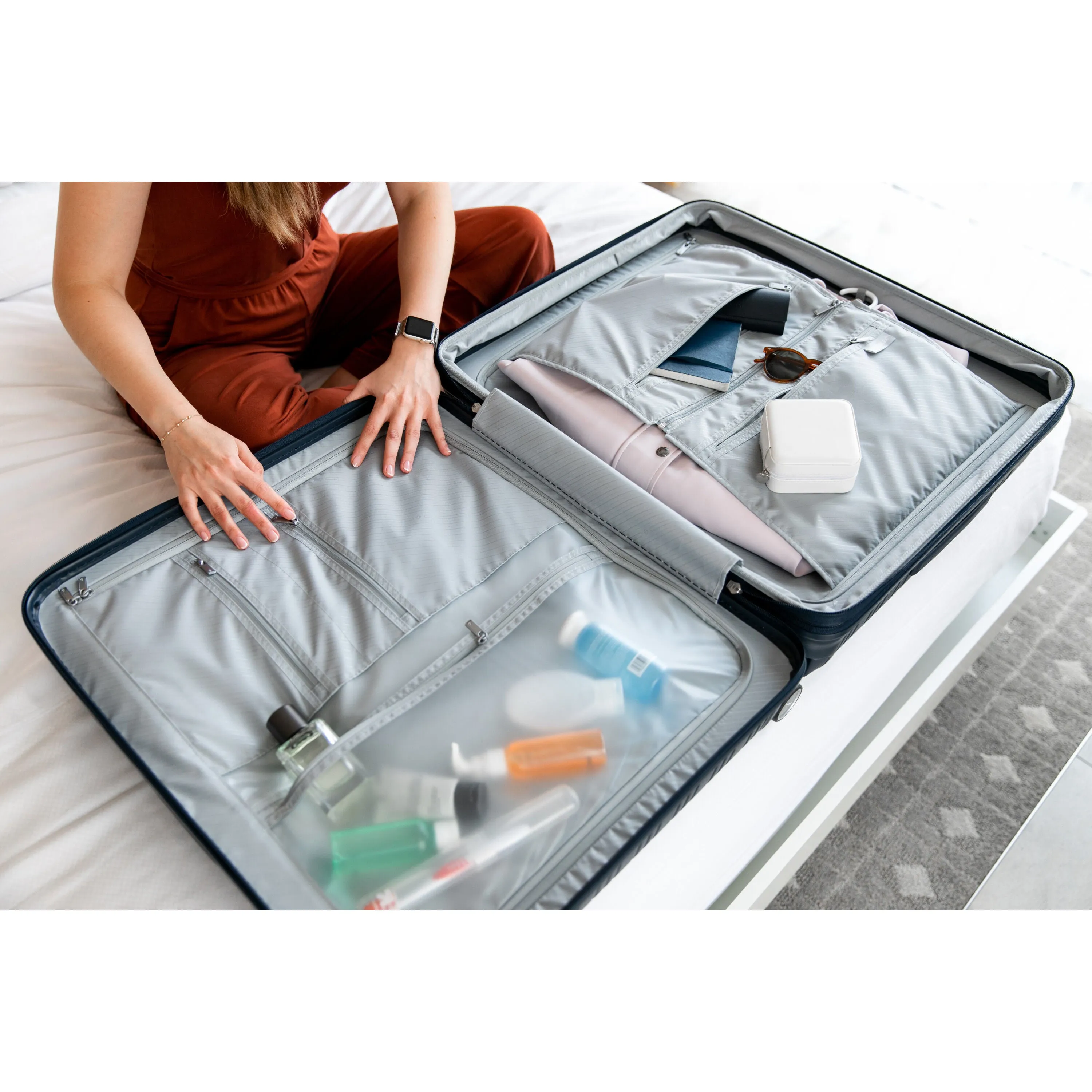 Elevation Plus Large Spinner Luggage