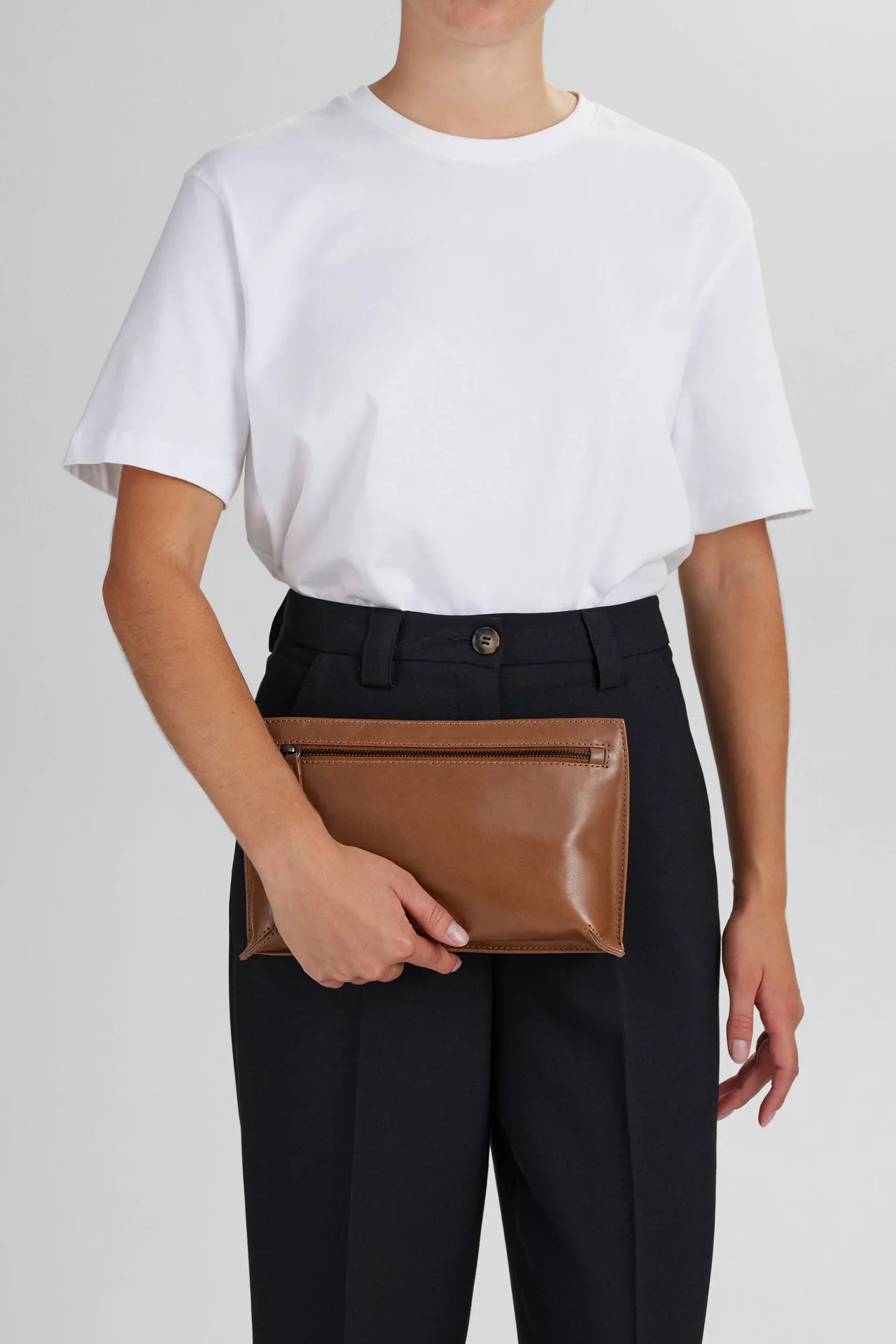 ElleMBG Clutch, Antique