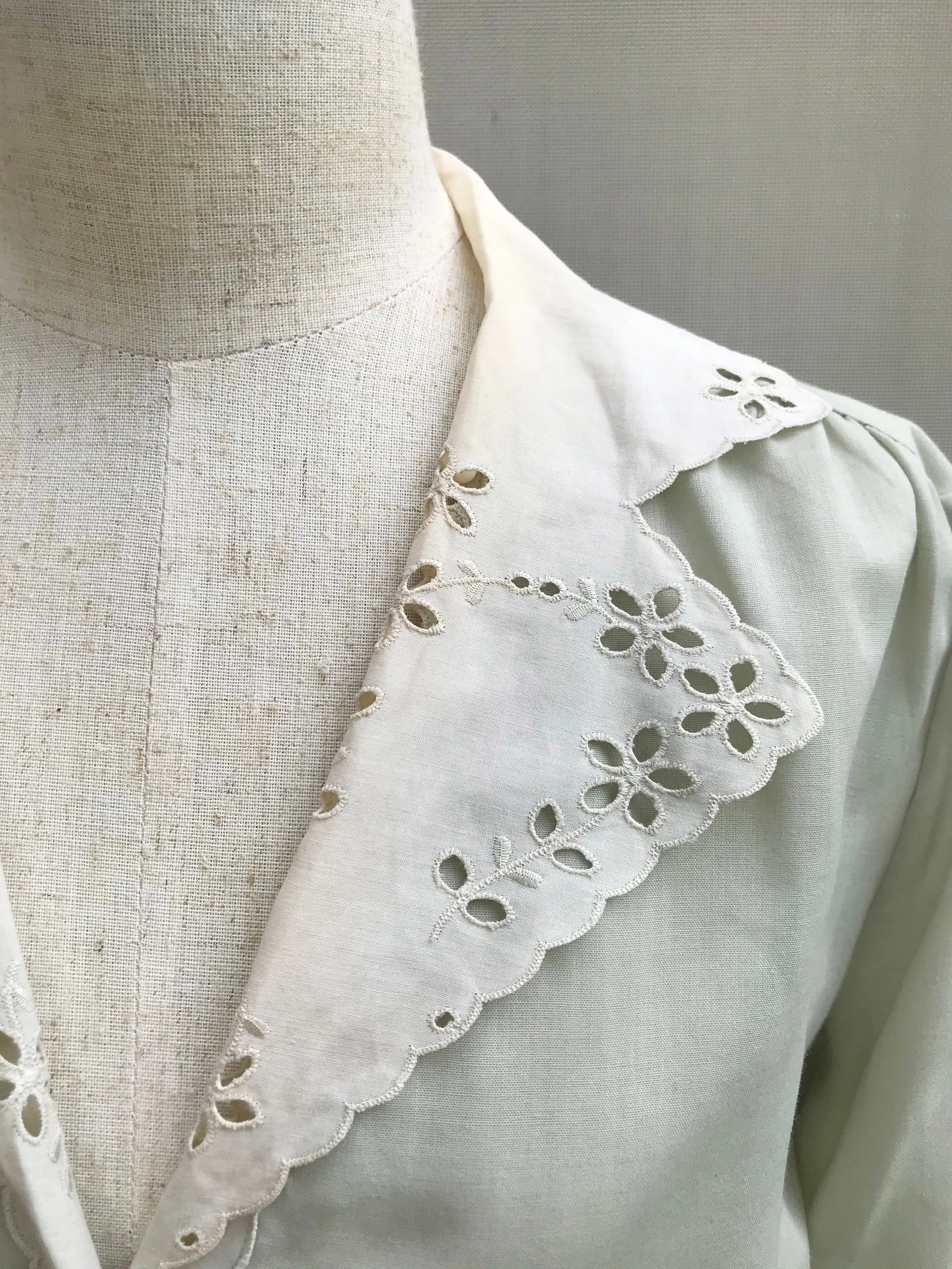 Embroidery Collar Classic Blouse