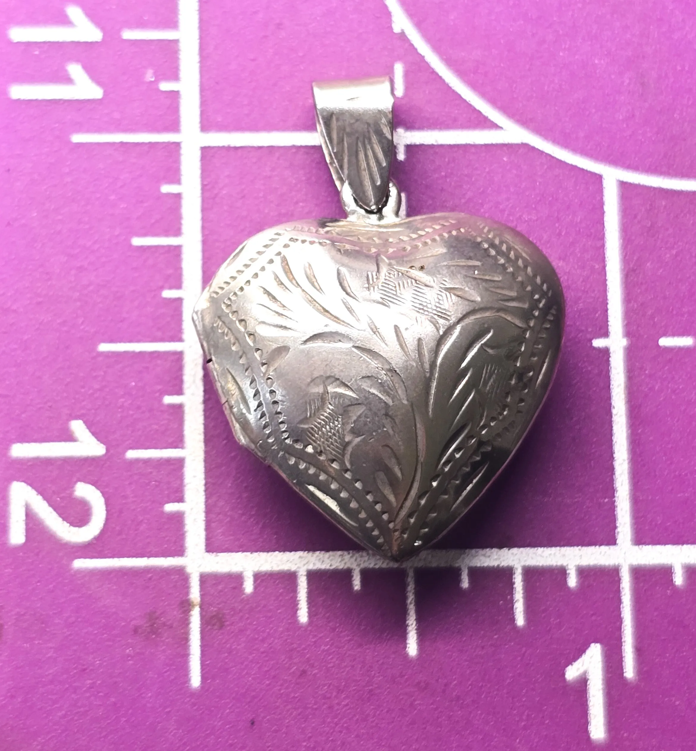 Etched Heart vintage locket sterling silver retro 1980's SD signed pendant