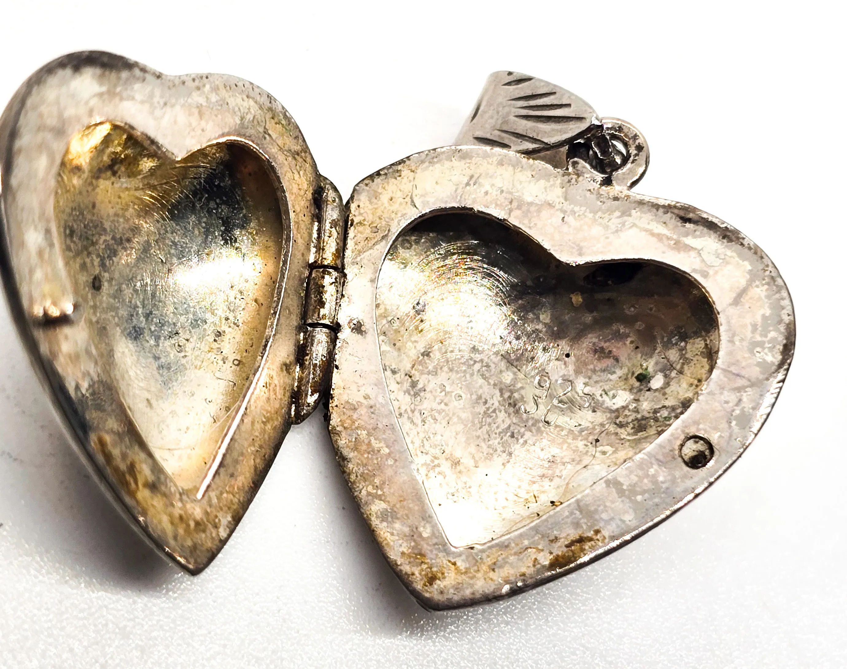 Etched Heart vintage locket sterling silver retro 1980's SD signed pendant
