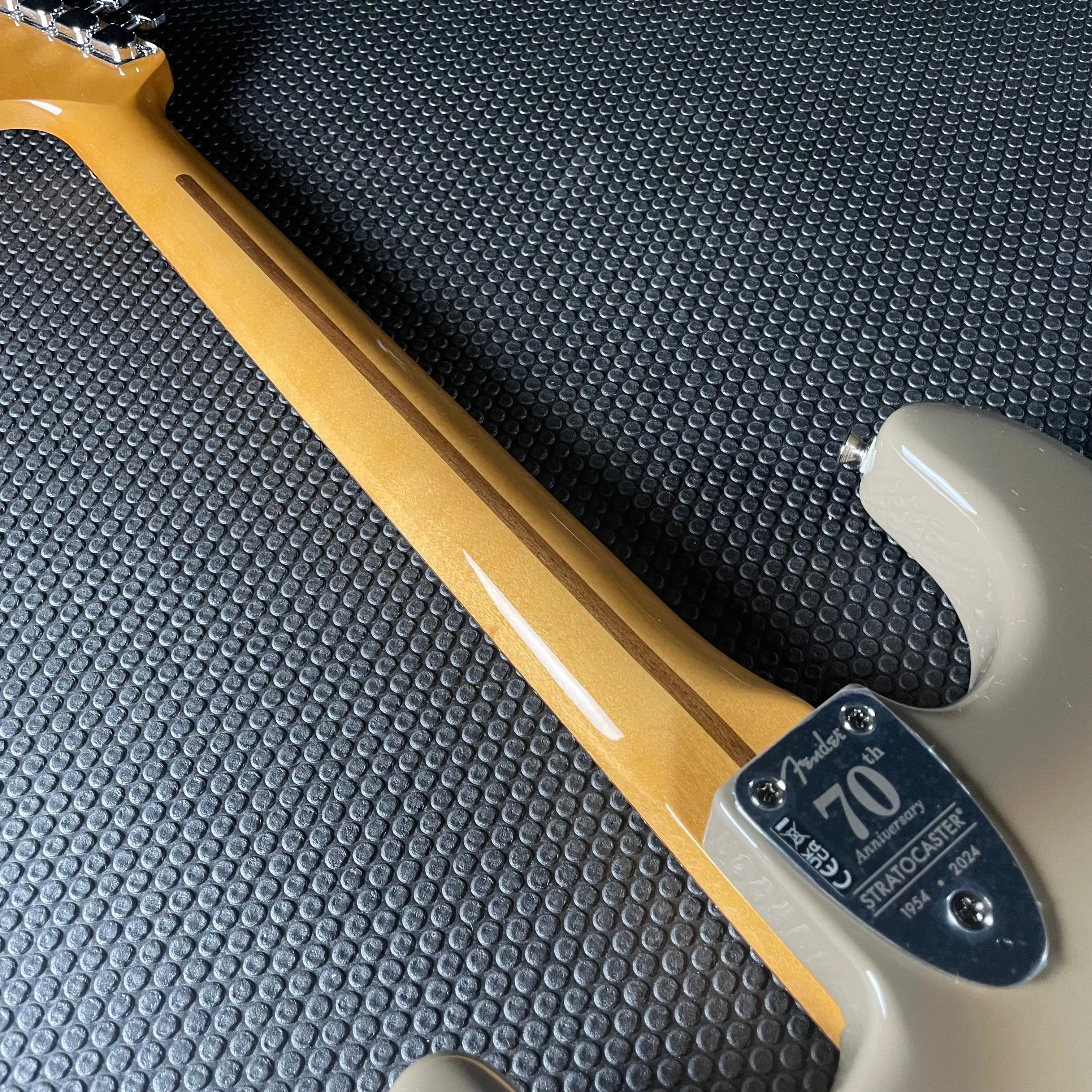 Fender 70th Anniversary Antigua Stratocaster, Rosewood- Antigua (7lbs 11oz)