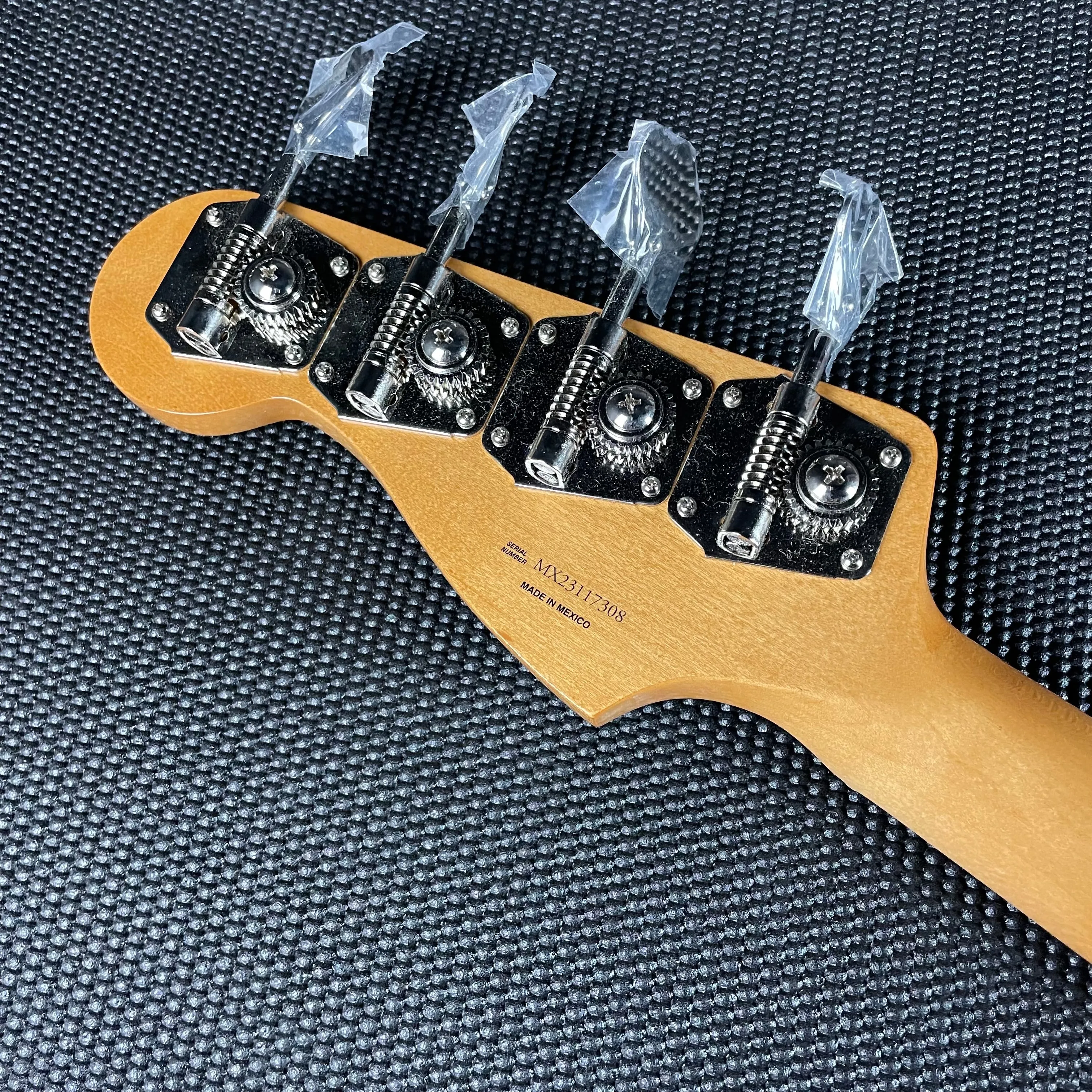 Fender Vintera II '50s Precision Bass, Maple Fingerboard- Desert Sand (MX23117308)