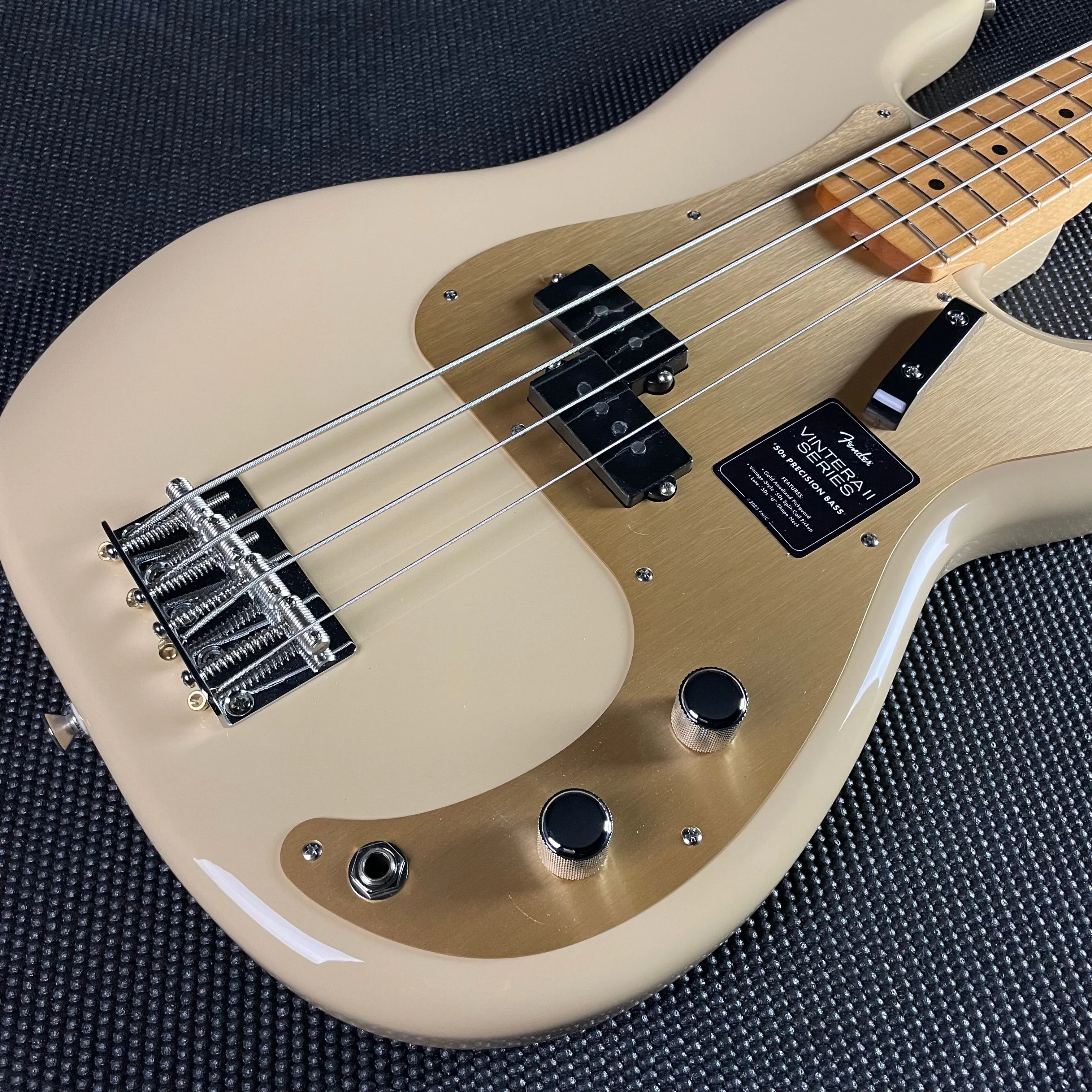 Fender Vintera II '50s Precision Bass, Maple Fingerboard- Desert Sand (MX23117308)