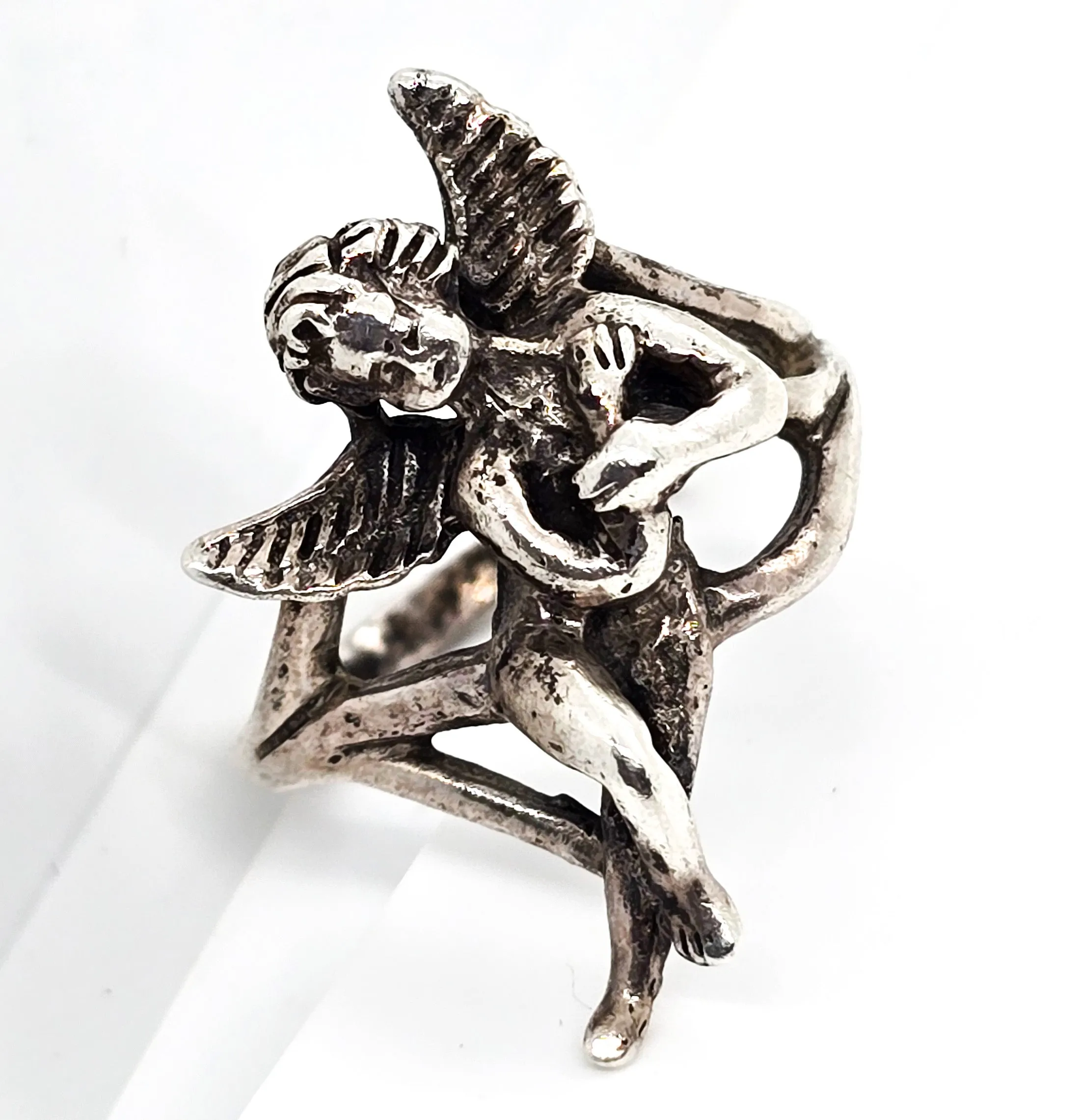 Flying Cupid Angel Playing hard Mexican split shank sterling silver vintage ring size 8.5