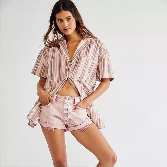 FREE PEOPLE x WE THE FREE Romeo Rolled Cut Off Denim Short in Mauve Swoon, 24