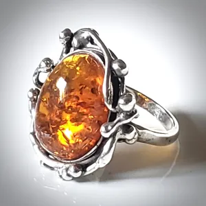 Genuine Baltic Amber Sterling Silver Vintage Style Ring  Size 8 ½