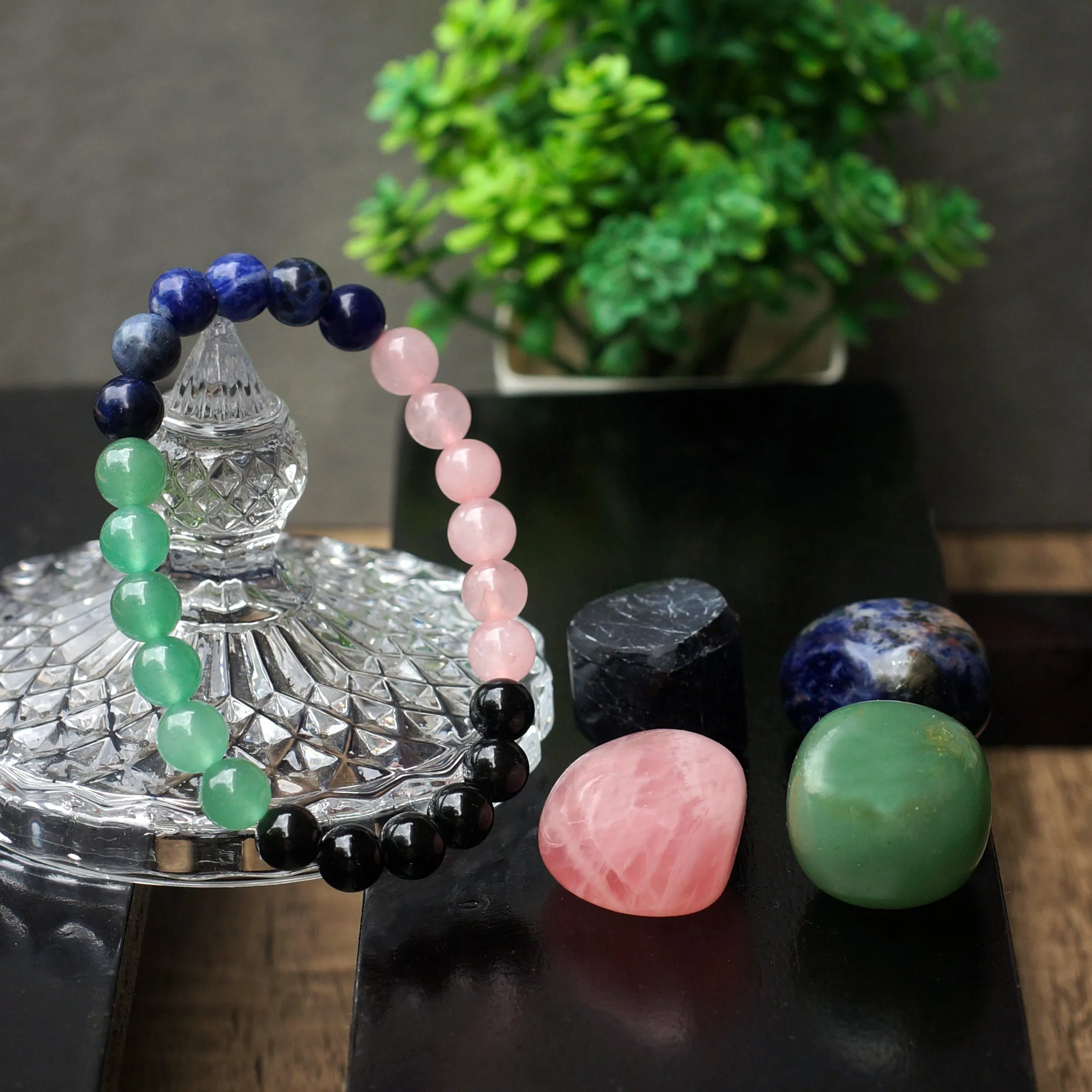 Healing Crystal beginner set of 5 for purification, self-love, emotional balance & spiritual growth includes bracelet & Rose quartz, Sodalite, Black Obsidian and Green Aventurine Palm Stones