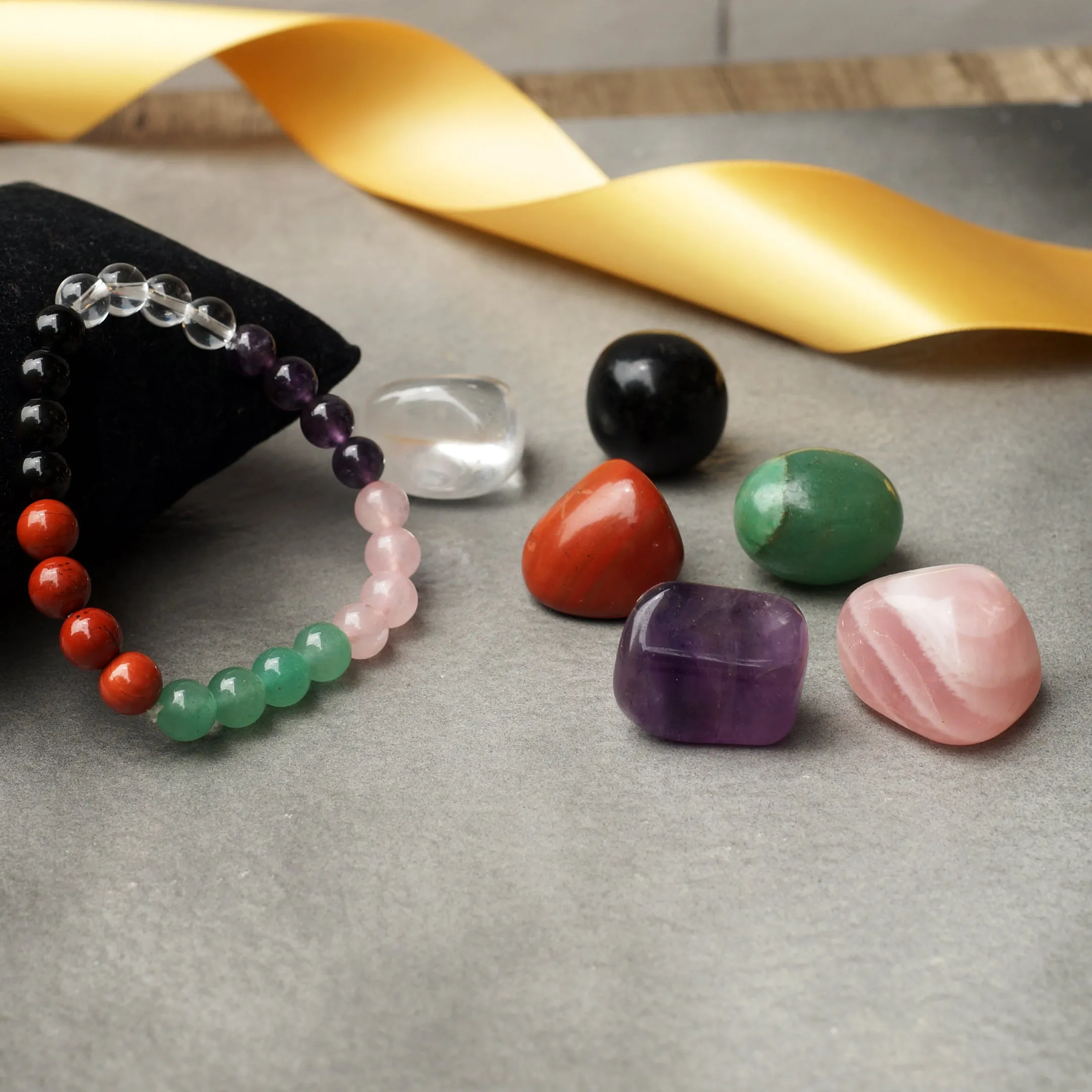 Healing Crystal starter set of 7 - Combo for new believer includes bracelet with Clear Quartz, Amethyst, Rose Quartz, Green Aventurine, Red Jasper, Black Obsidian, Palm Stones for complete protection