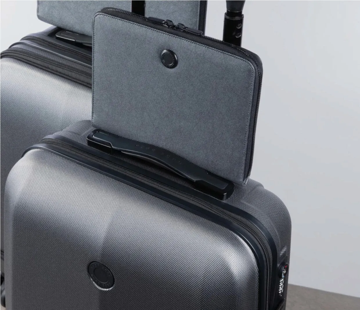 HUGO BOSS HTU105J-Trolley with laptop compartment Gleam