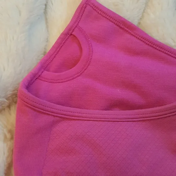 Like New Lululemon Sports Bra w/adj. straps