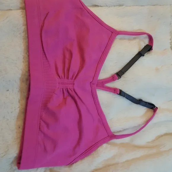 Like New Lululemon Sports Bra w/adj. straps