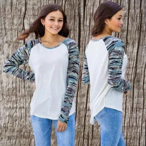 Long sleeve Tee with Camo Print Sleeves
