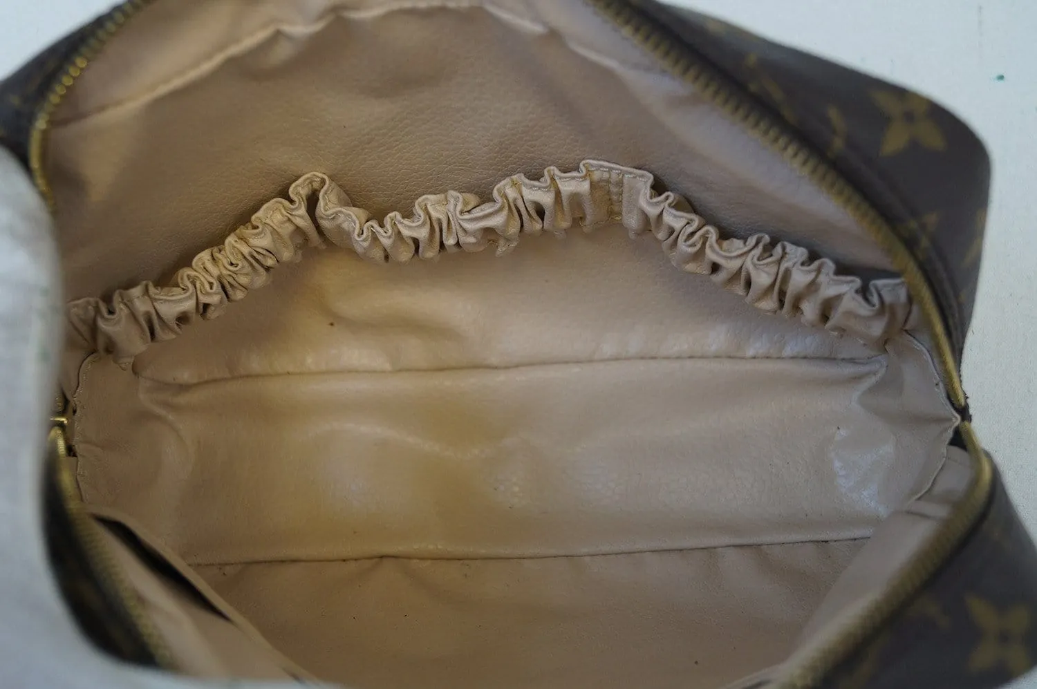 LOUIS VUITTON Monogram Trousse Toilette 23 Pouch