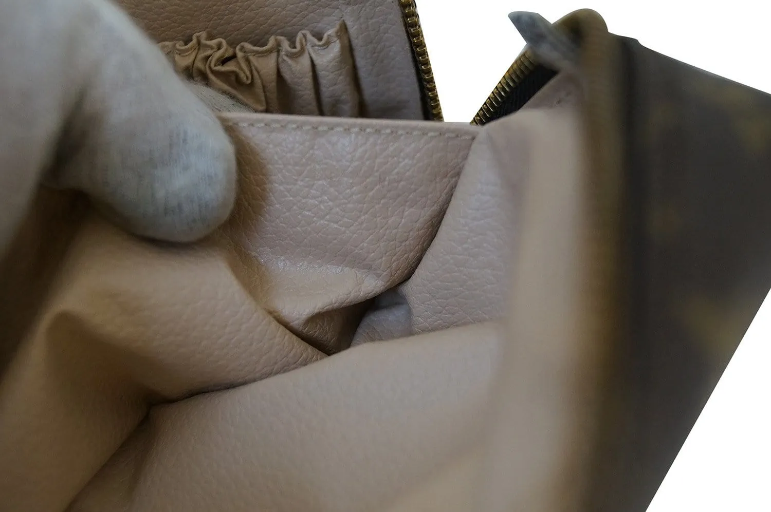 LOUIS VUITTON Monogram Trousse Toilette 23 Pouch