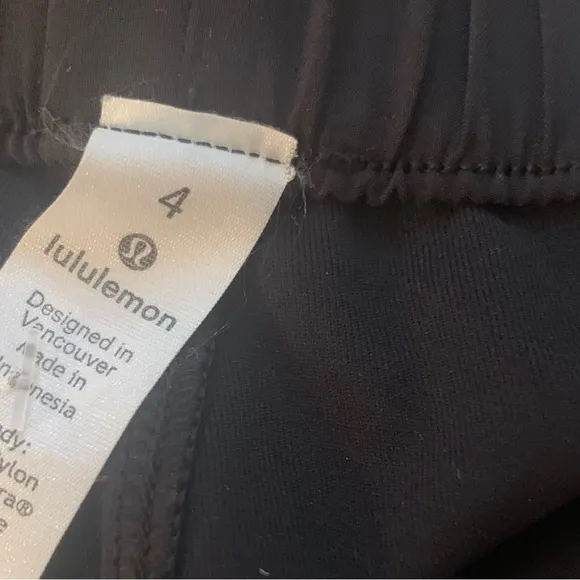 Lululemon Inner Glow High-Rise Short 2.5&quot;, black
