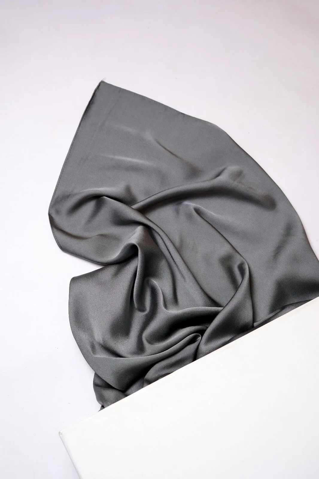 Luxe satin Silk-Dark grey