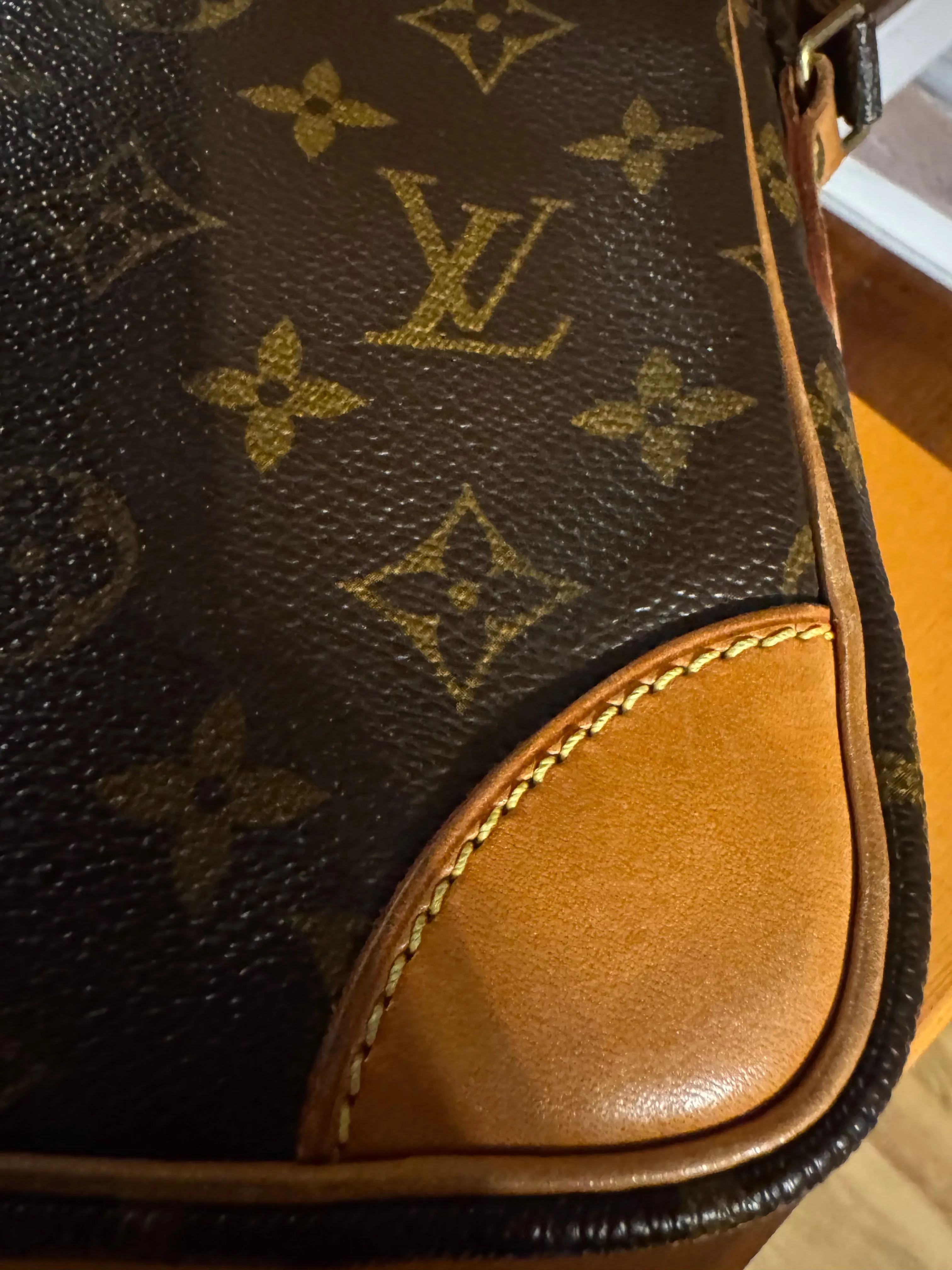 LV Vintage Amazone Crossbody Bag
