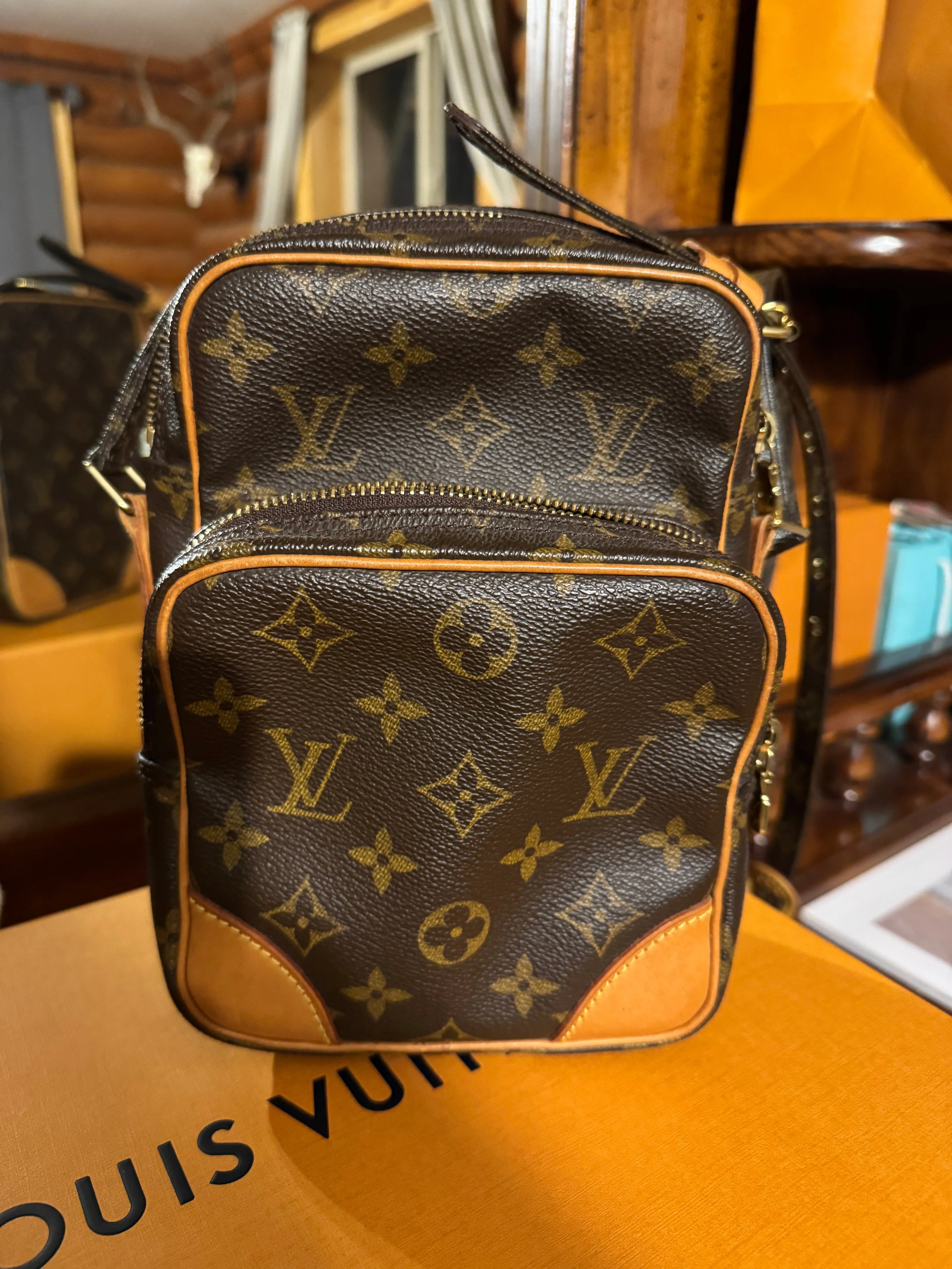 LV Vintage Amazone Crossbody Bag