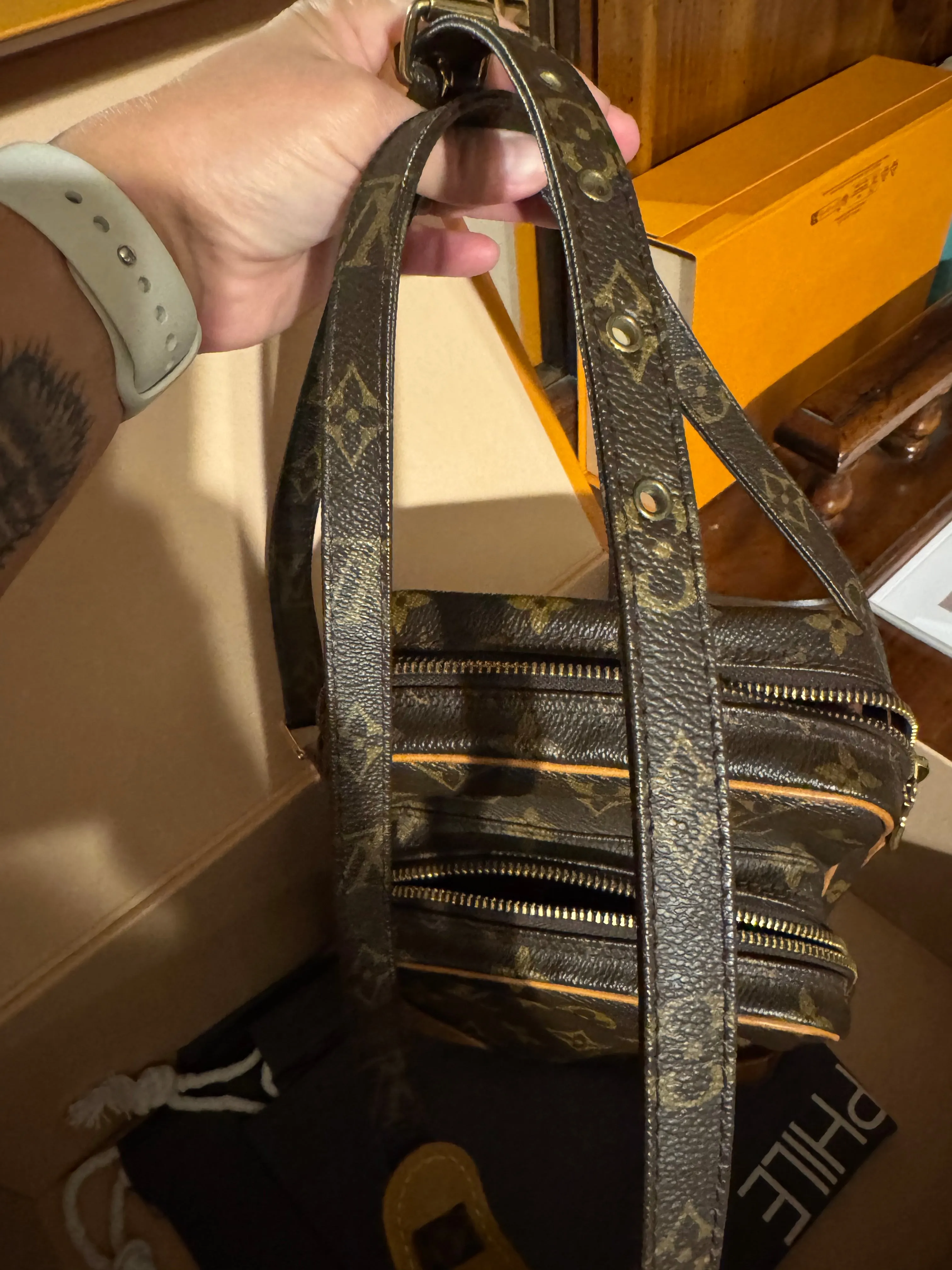 LV Vintage Amazone Crossbody Bag