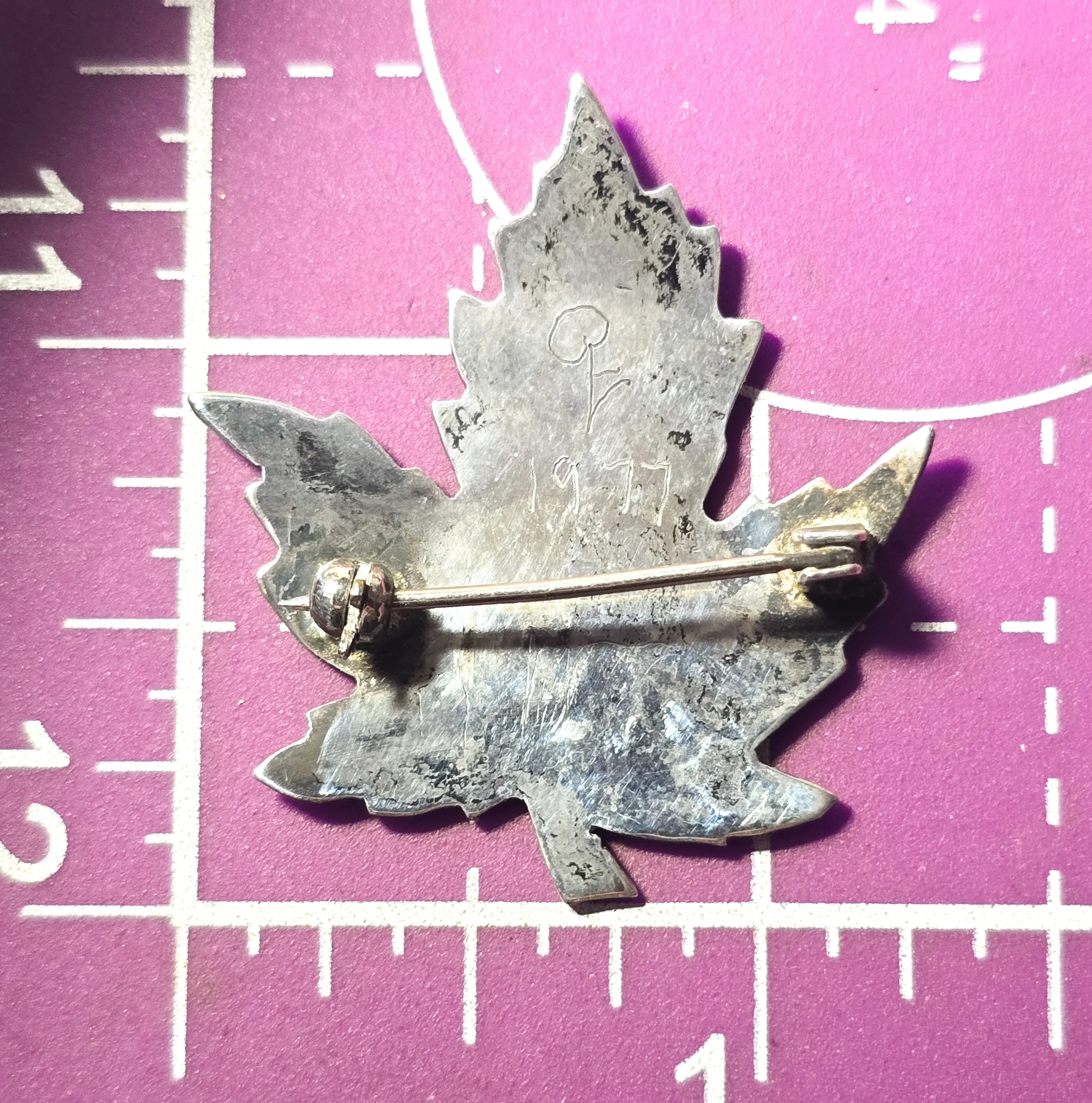 Maple Leaf vintage sterling silver Fall Brooch pin 1977