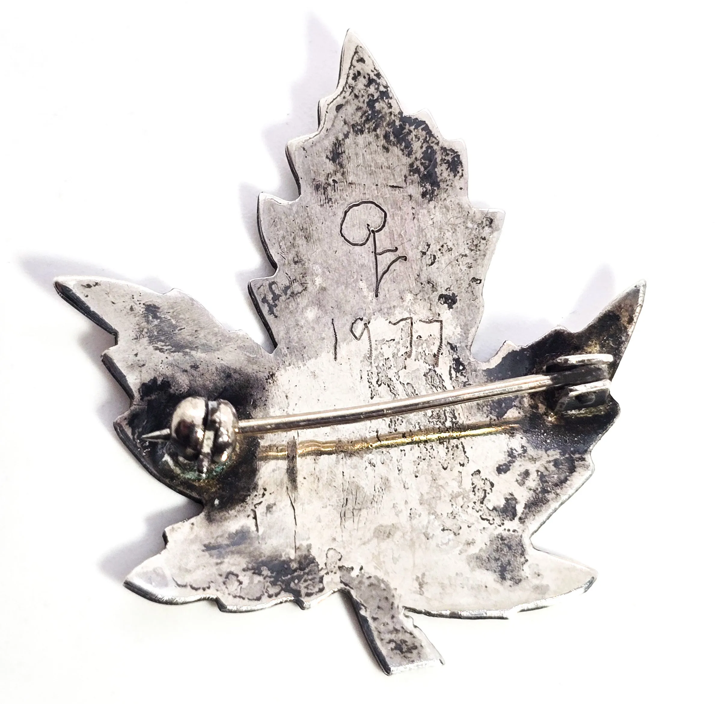 Maple Leaf vintage sterling silver Fall Brooch pin 1977