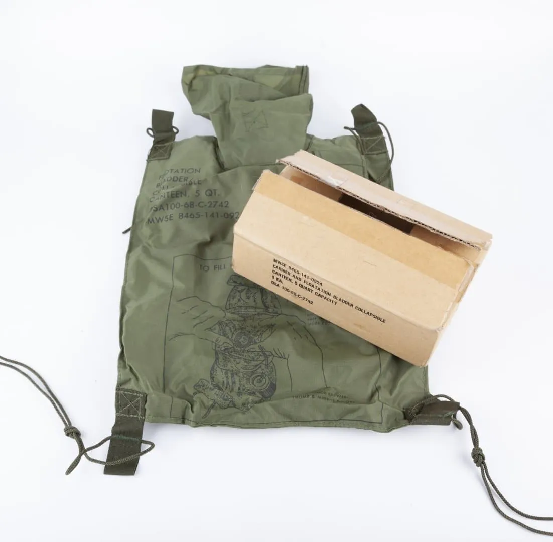 Military Genuine 5 Qrt U.S collapsible Bladder canteen, river crossing aid.