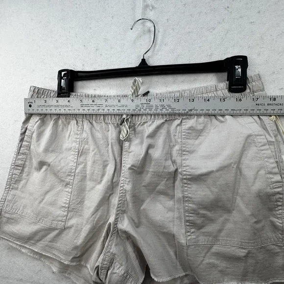 NEW $68 VUORI Shorts Womens XL Ripstop Drawcord Pockets Elastic Waist VW385