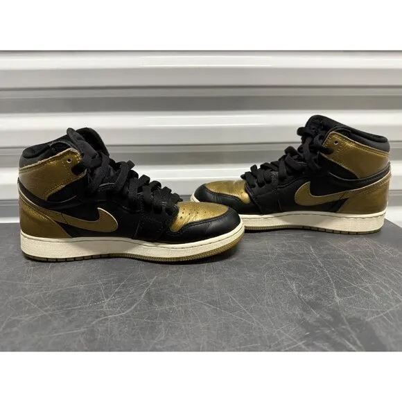 Nike Air Jordan 1 Retro High OG Youth Size 6.5Y Black Metallic Gold FD1437-071
