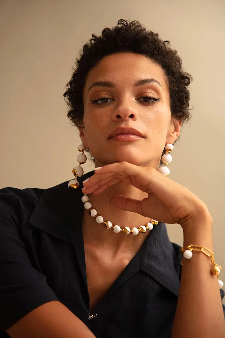 ORBS CHAIN NECKLACE WITH WHITE ENAMEL