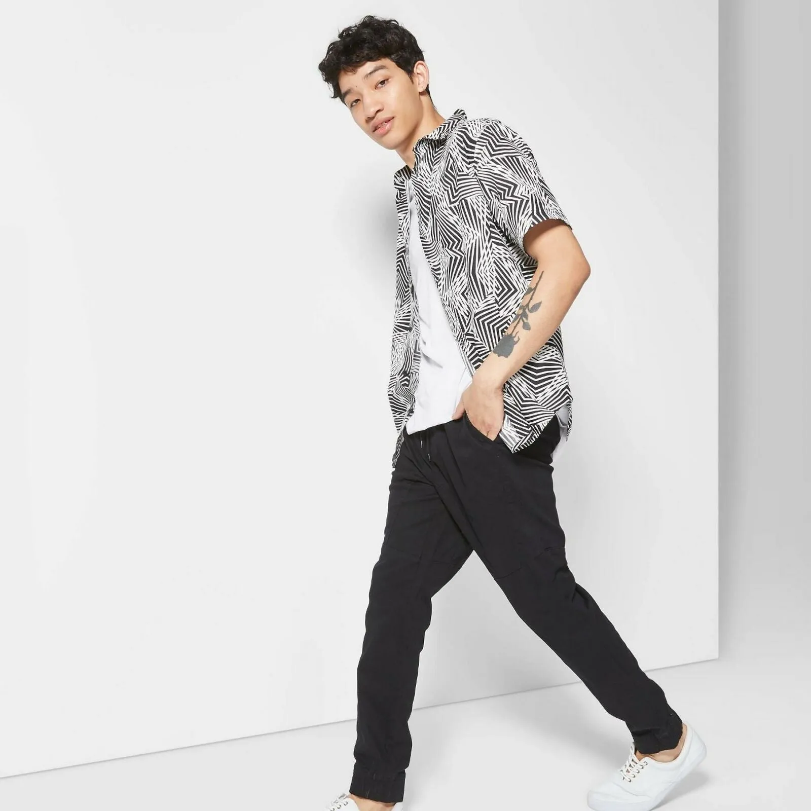 Original Use Men's Mid Rise Paneled Woven Joggers Pants