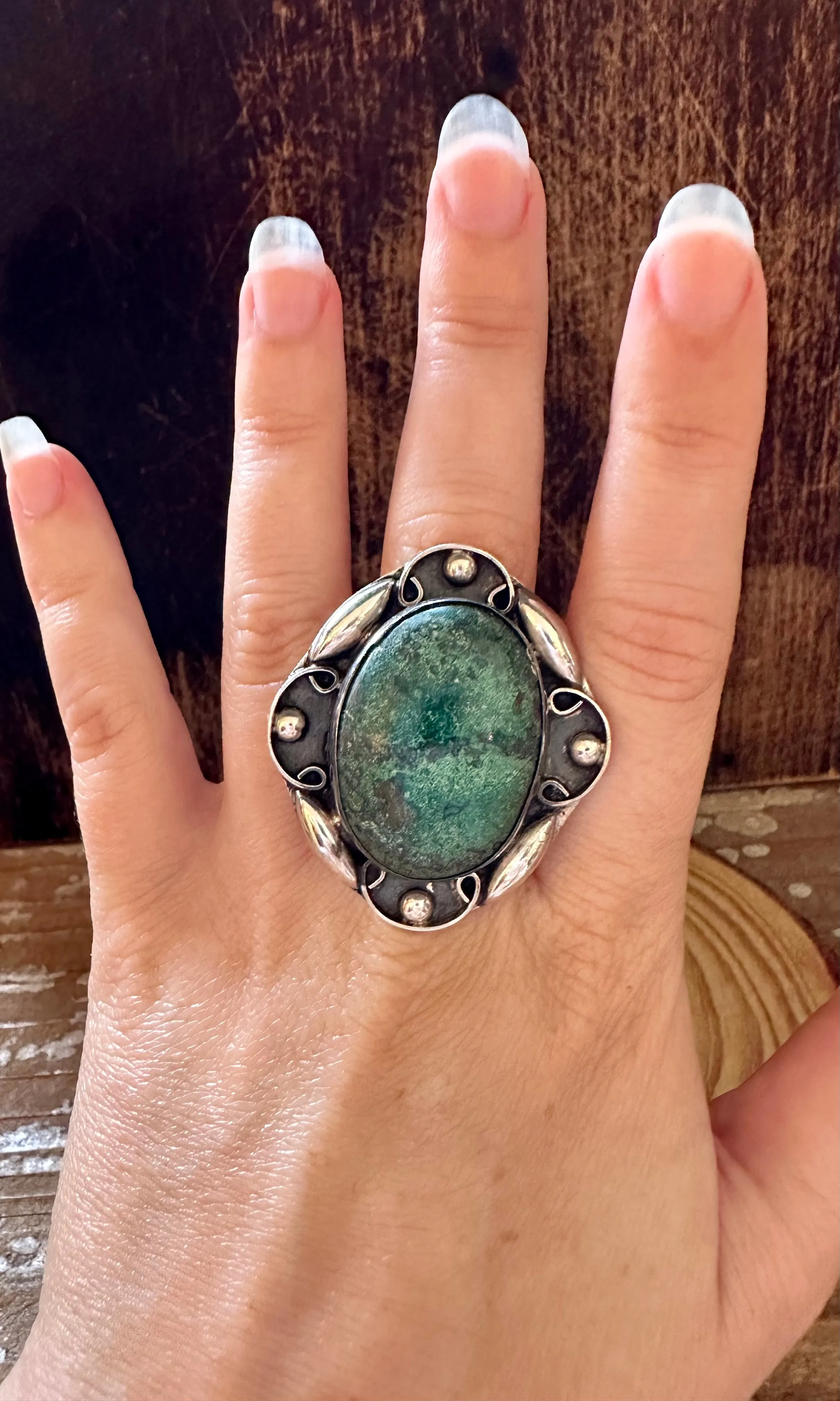 ORNATE VINTAGE BEAUTY Silver & Turquoise Ring Size • Size 6 1/4