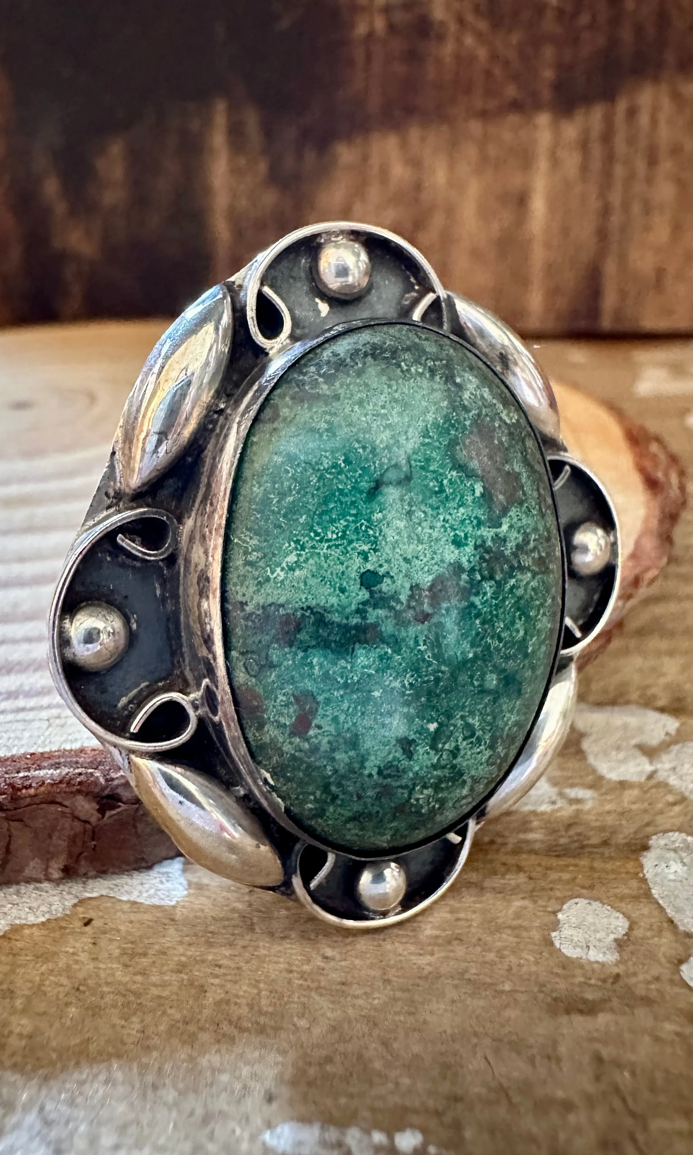 ORNATE VINTAGE BEAUTY Silver & Turquoise Ring Size • Size 6 1/4